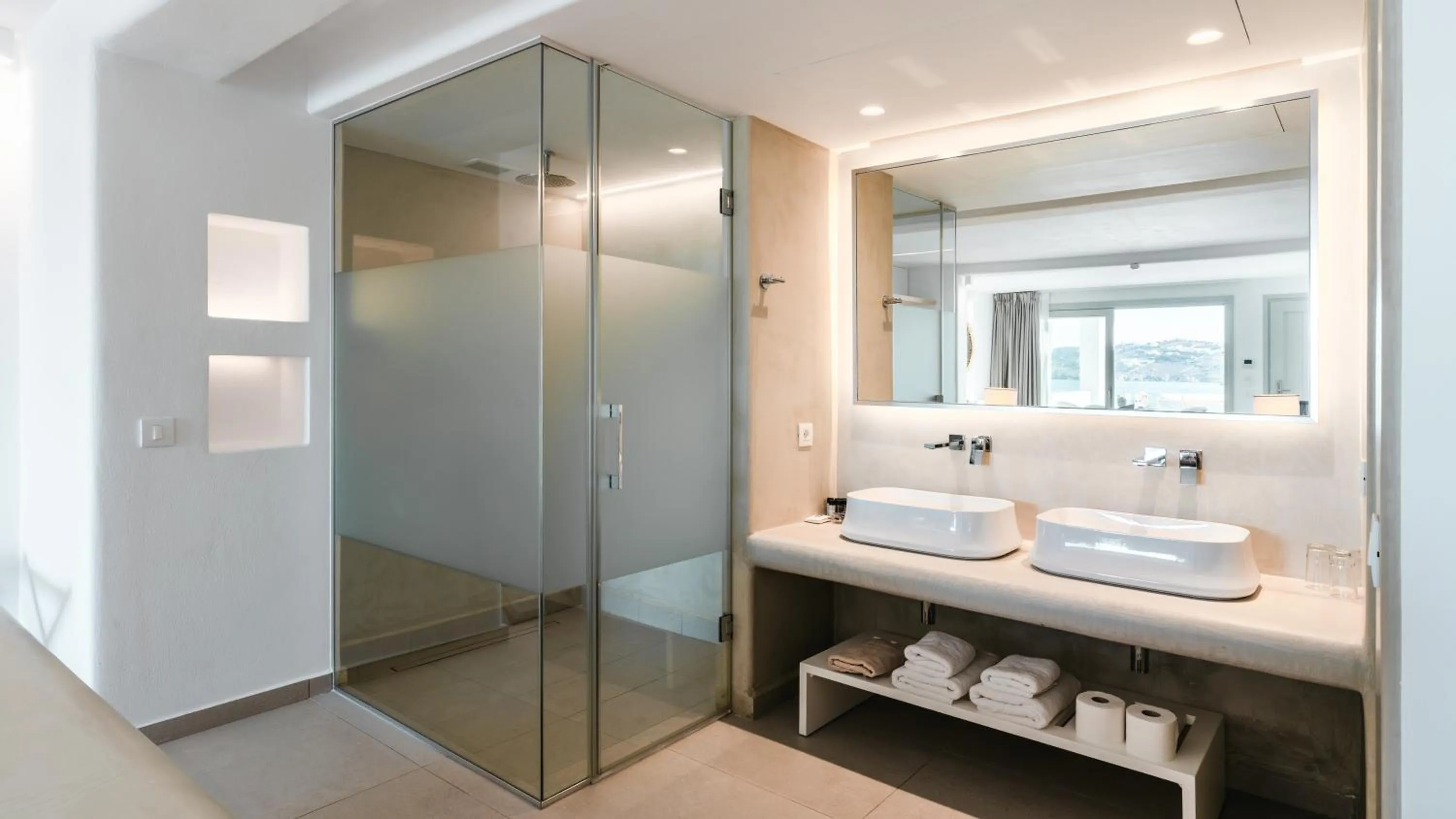 Shower in Manoula's Beach Mykonos Resort