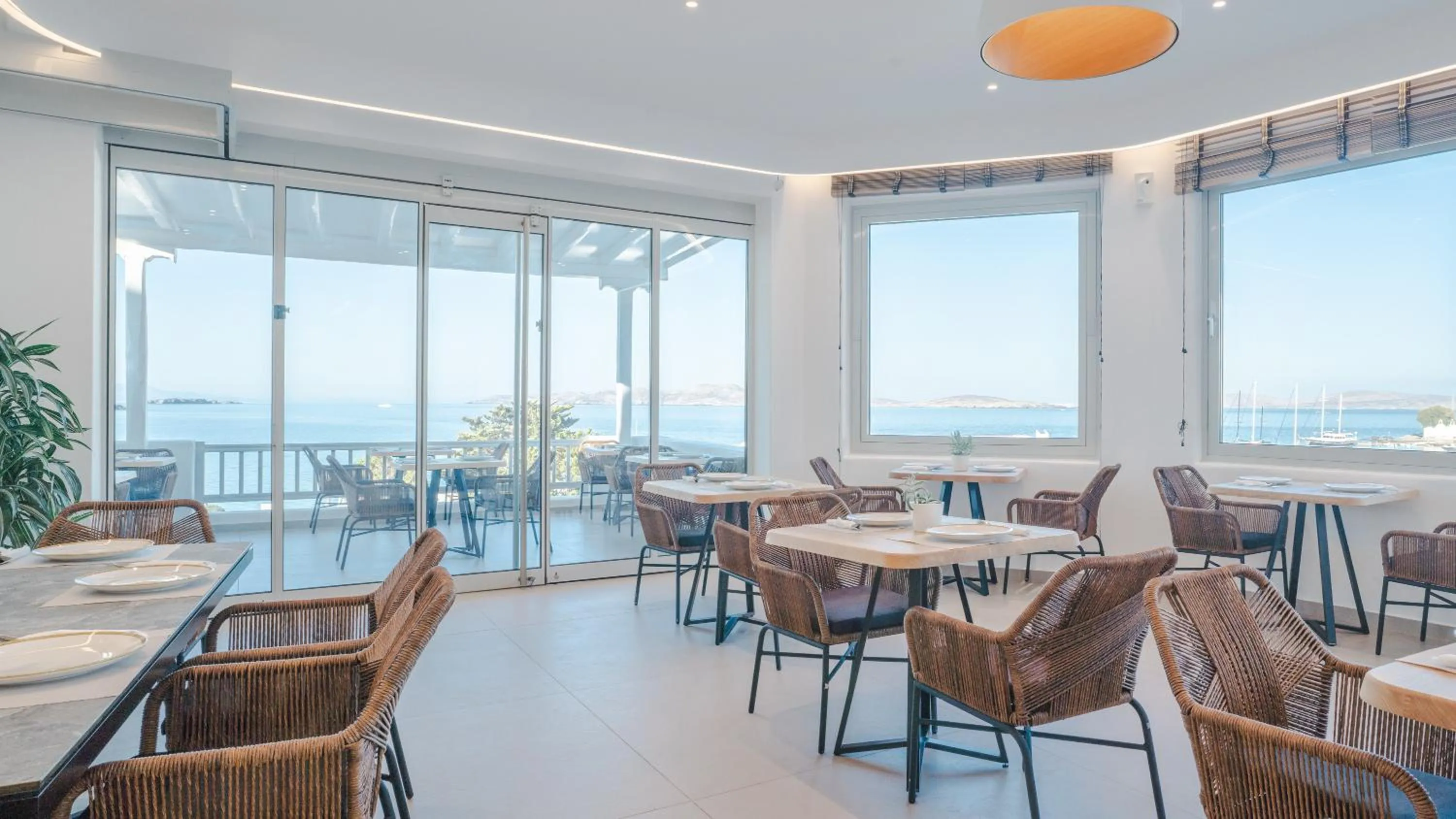 Restaurant/places to eat in Manoula's Beach Mykonos Resort