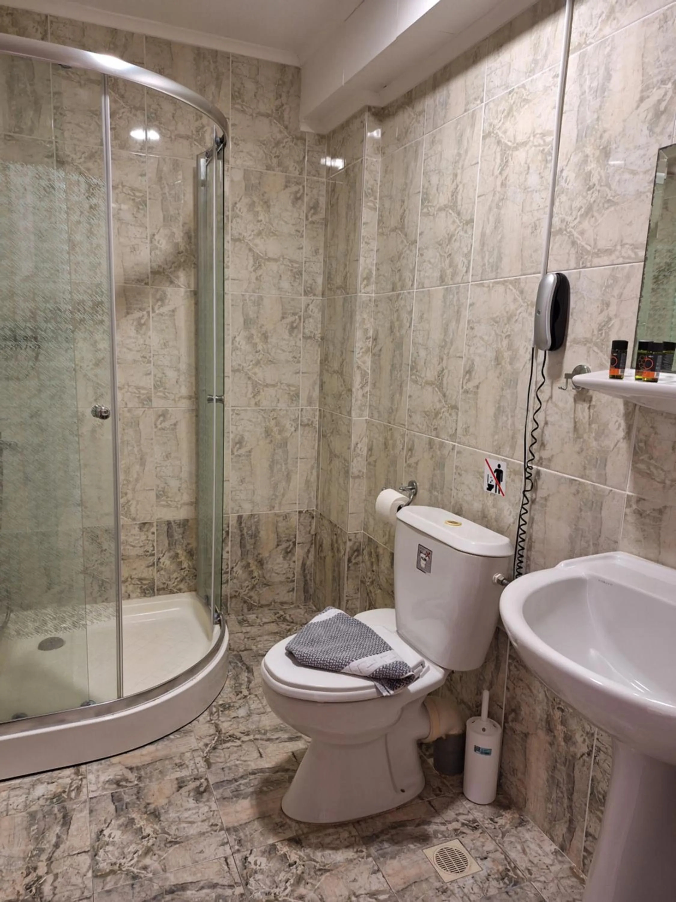 Shower in Perla Beach