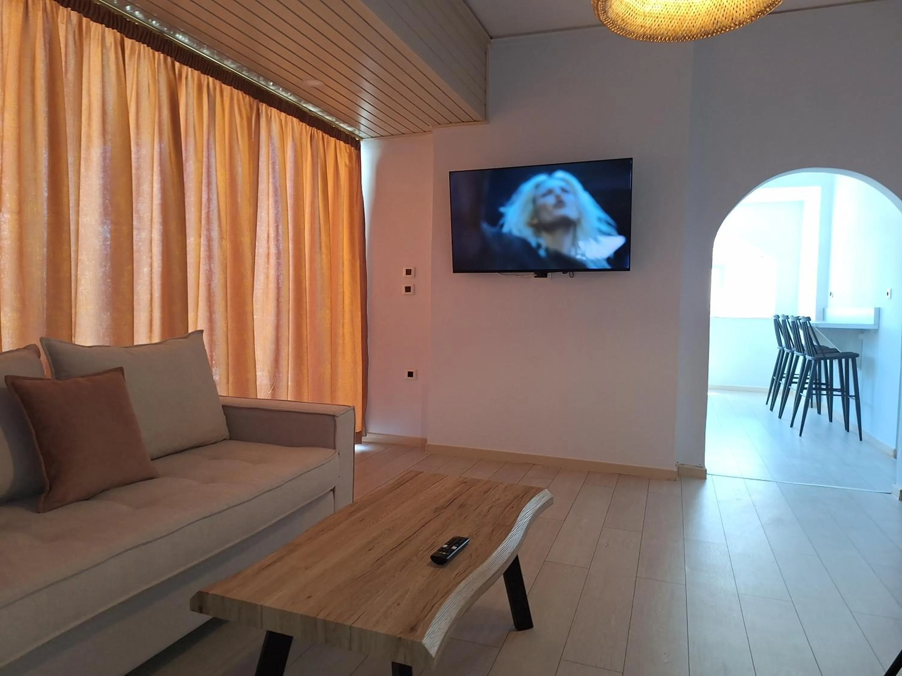 TV and multimedia in Perla Beach