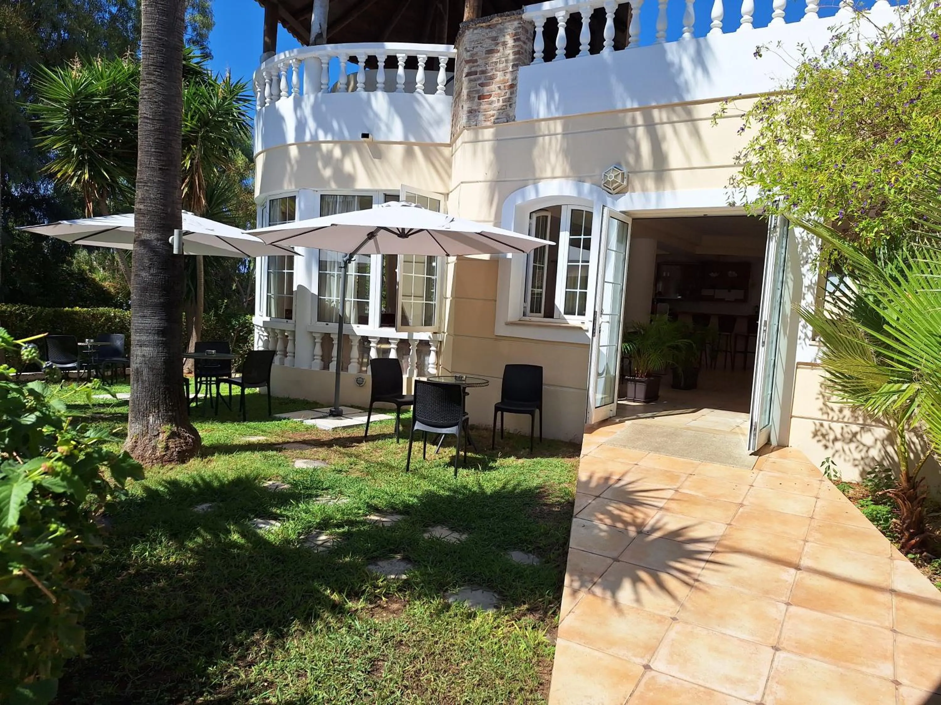 Garden in Perla Beach