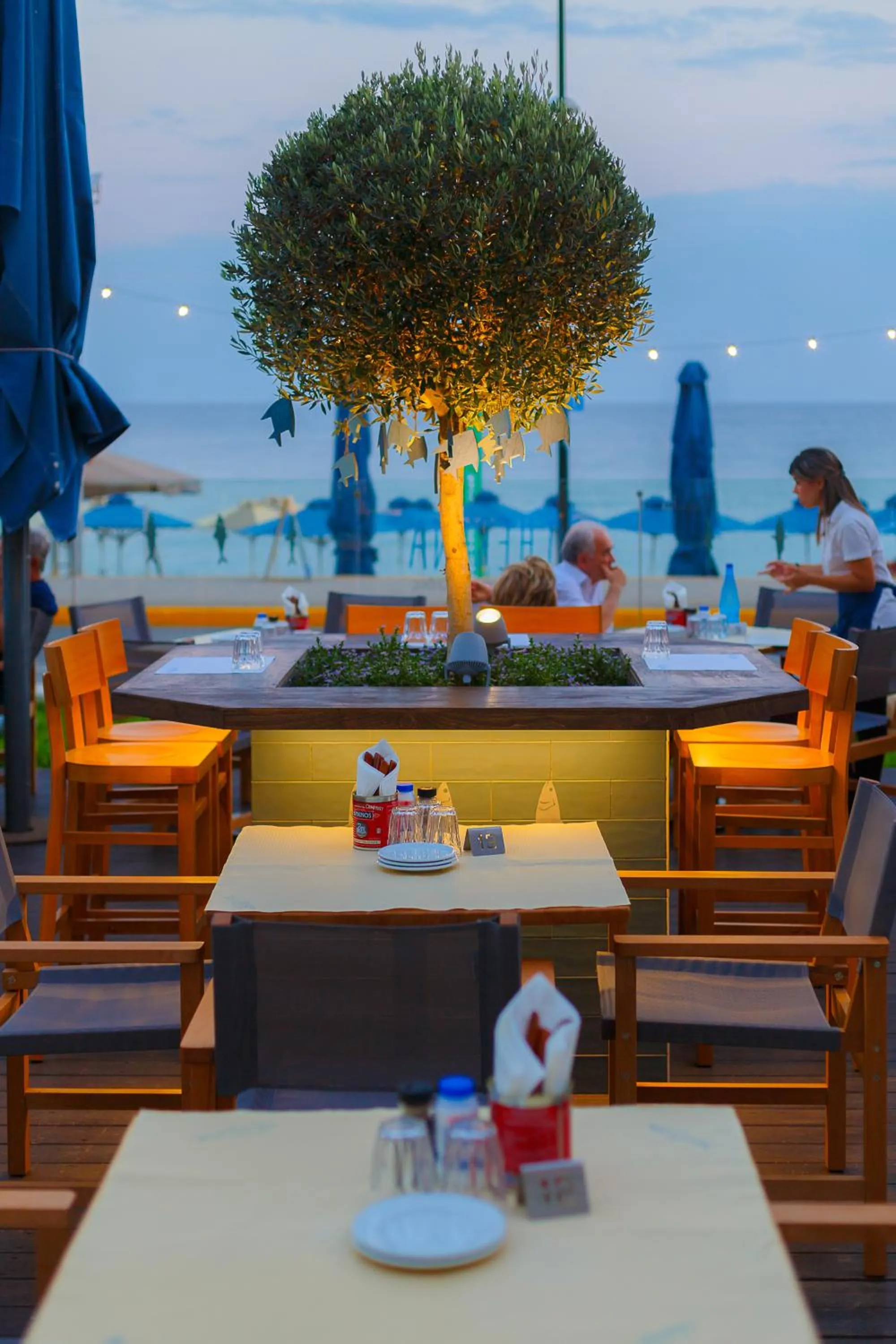 Restaurant/places to eat in Elite City Resort