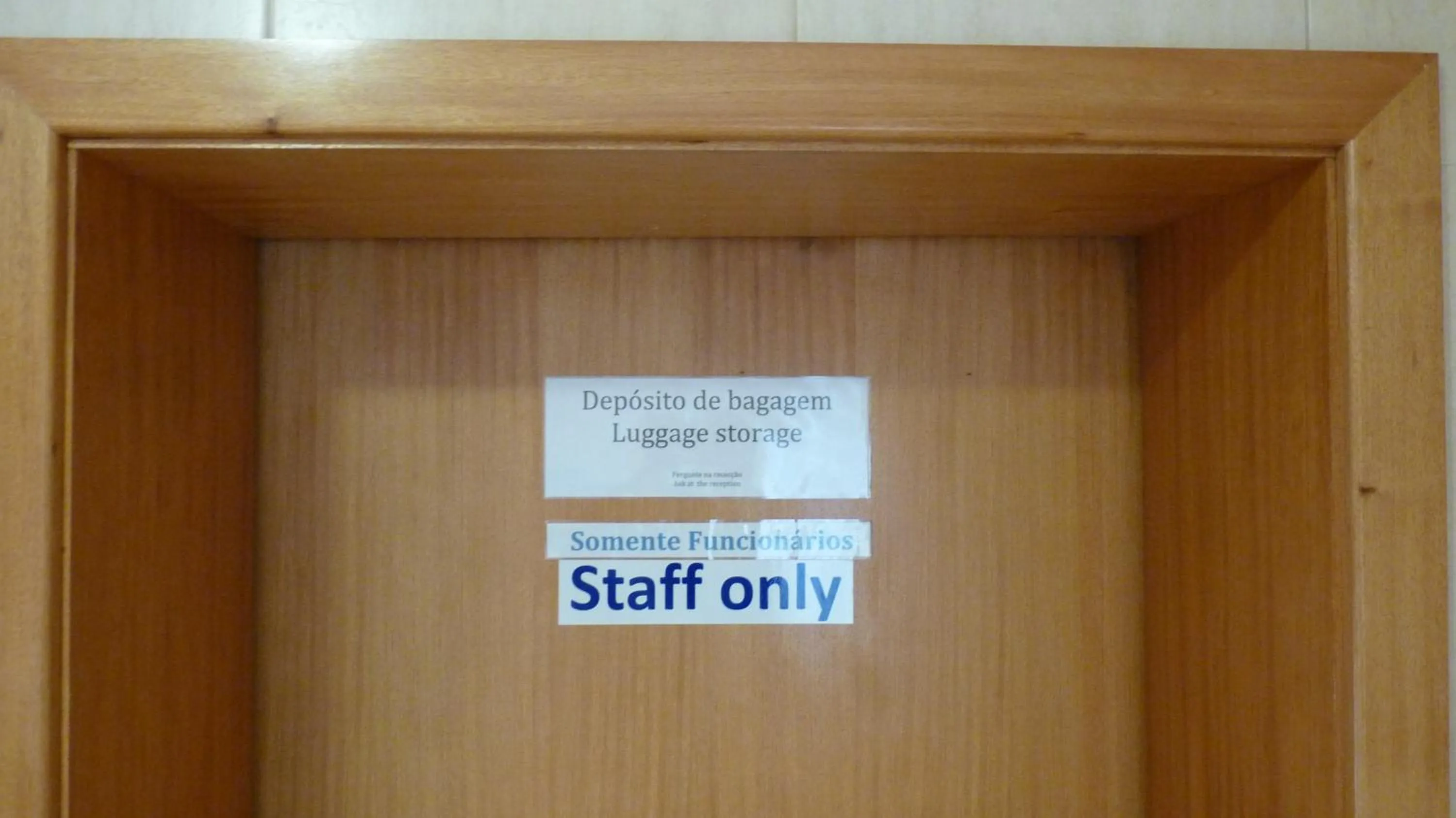 Logo/Certificate/Sign in AZORES HOLIDAYS HOUSE -B&B - Suites - Self Check-in KEYBOARD