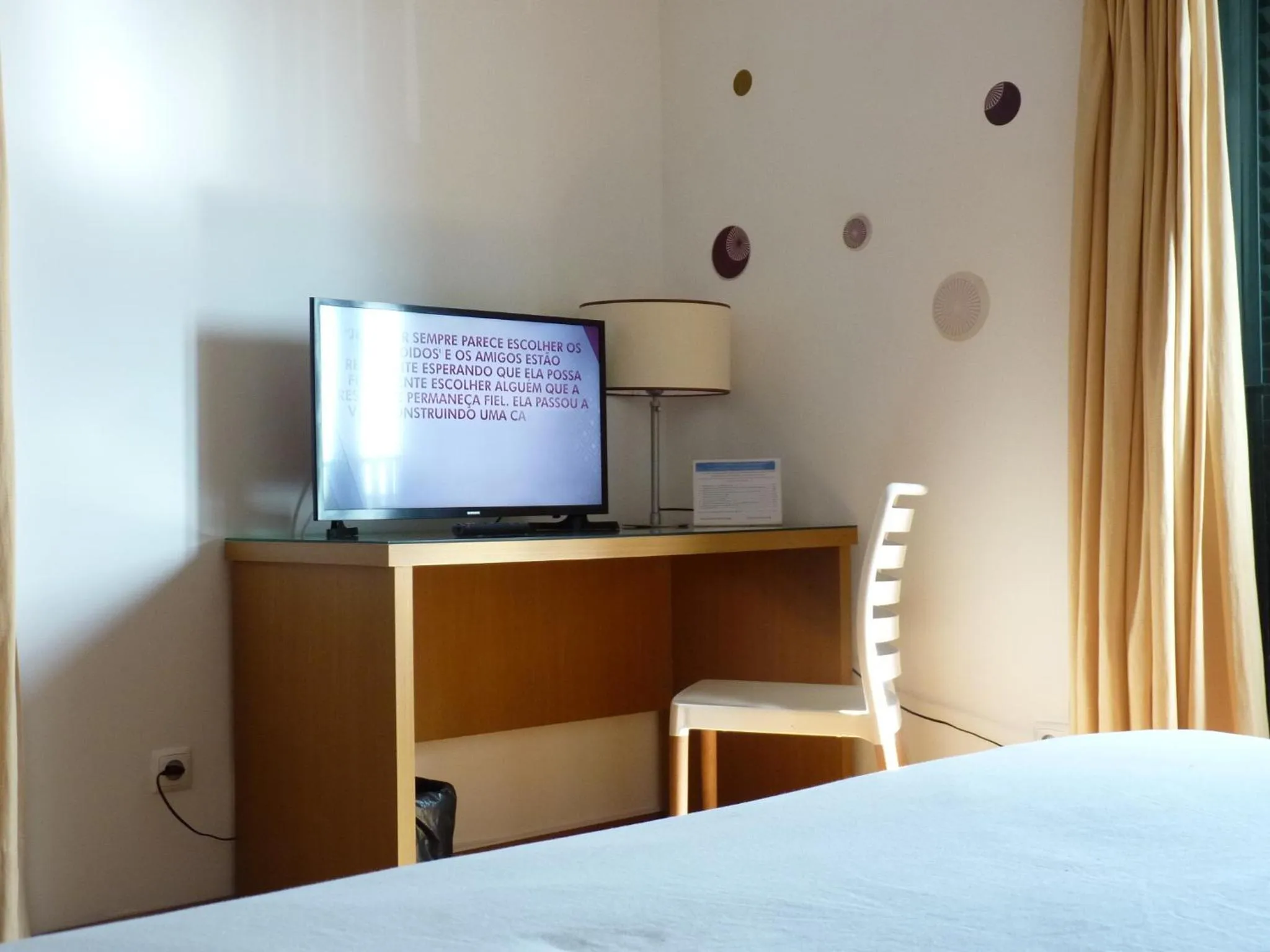 Property building, Bed in AZORES HOLIDAYS HOUSE -B&B - Suites - Self Check-in KEYBOARD
