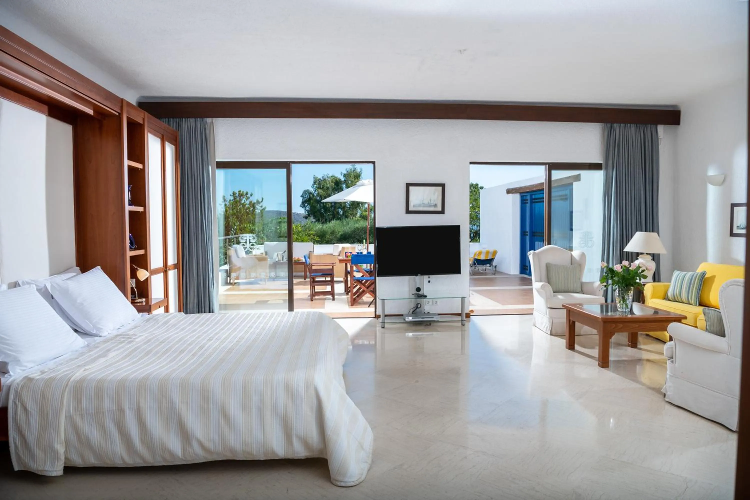 Photo of the whole room, Bed in Elounda Bay Palace, a Member of the Leading Hotels of the World