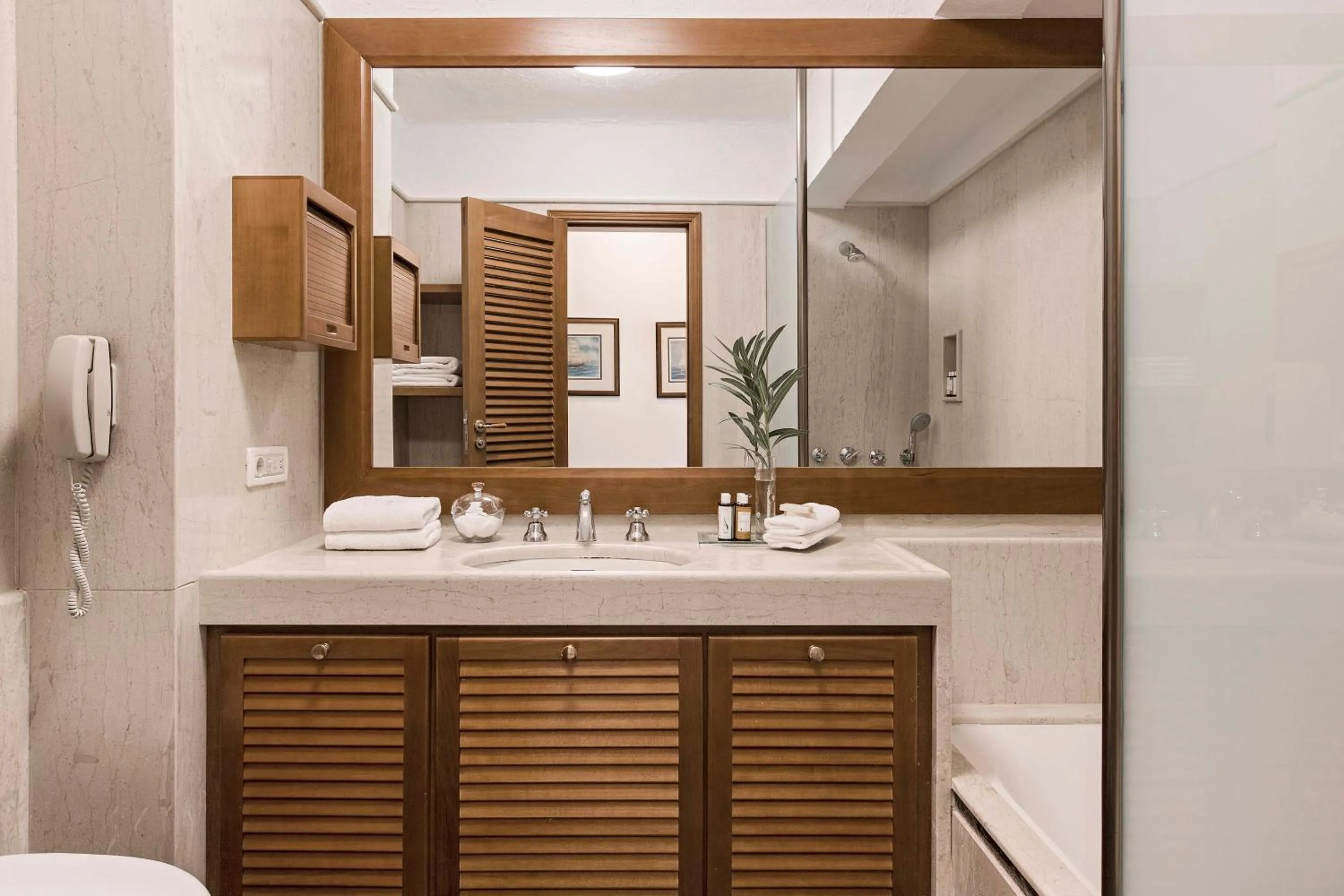 Bathroom in Elounda Bay Palace, a Member of the Leading Hotels of the World