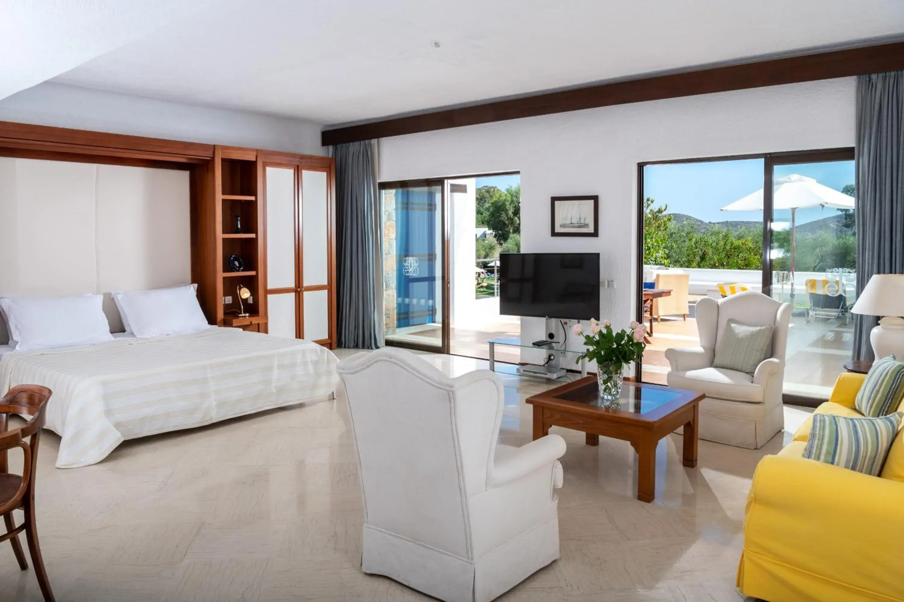Family Suite Open Plan Garden View in Elounda Bay Palace, a Member of the Leading Hotels of the World Family Suite Open Plan Garden View in Elounda Bay Palace, a Member of the Leading Hotels of the World