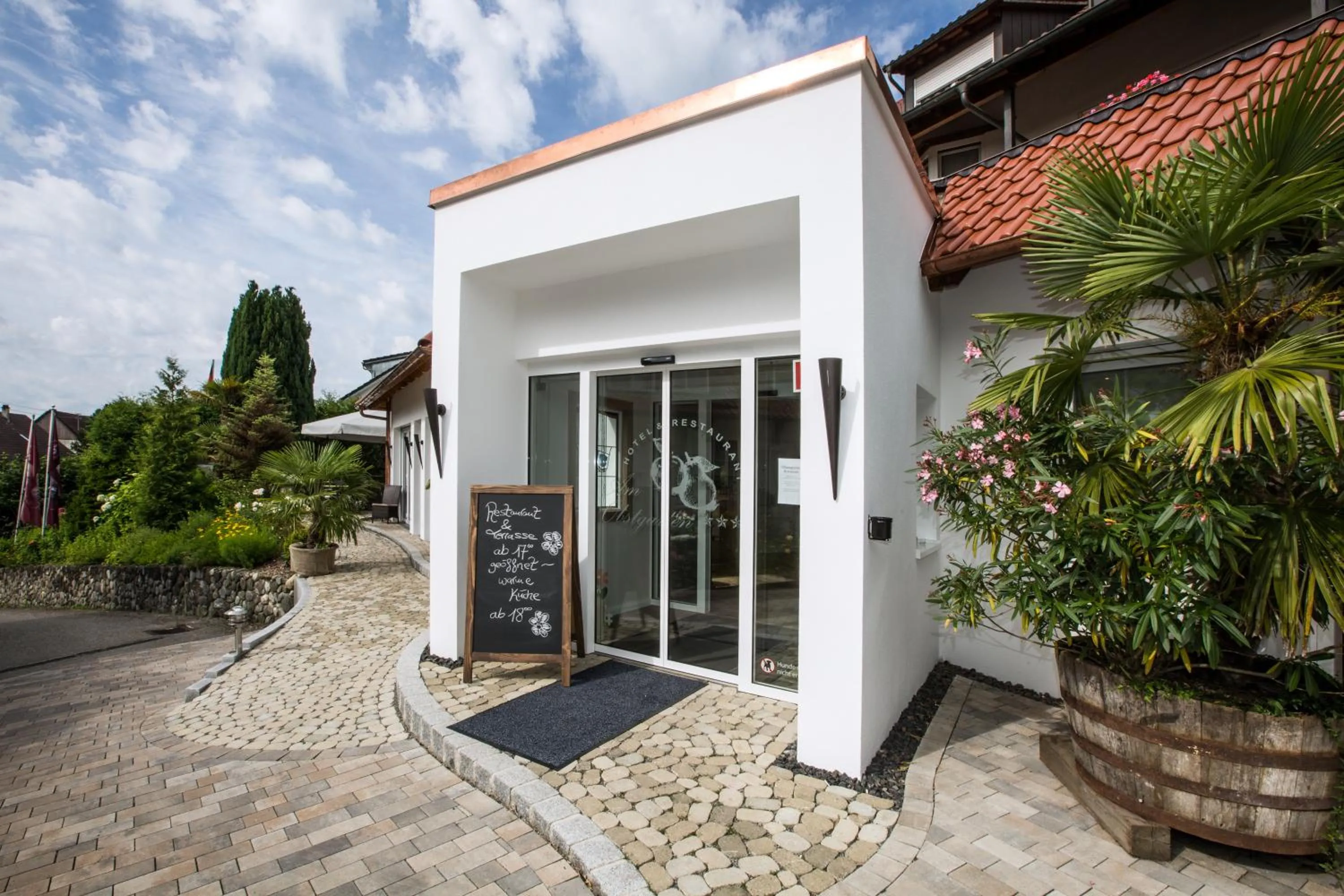 Facade/entrance in Hotel & Restaurant "Am Obstgarten"