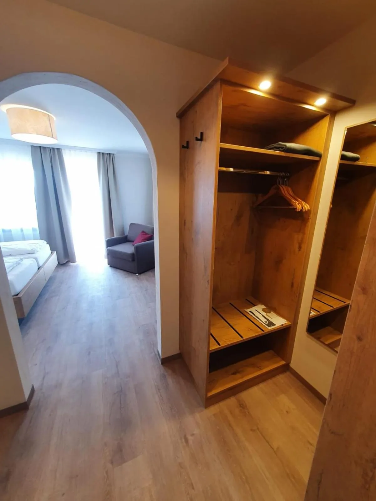 wardrobe, Bed in Hotel & Restaurant "Am Obstgarten"