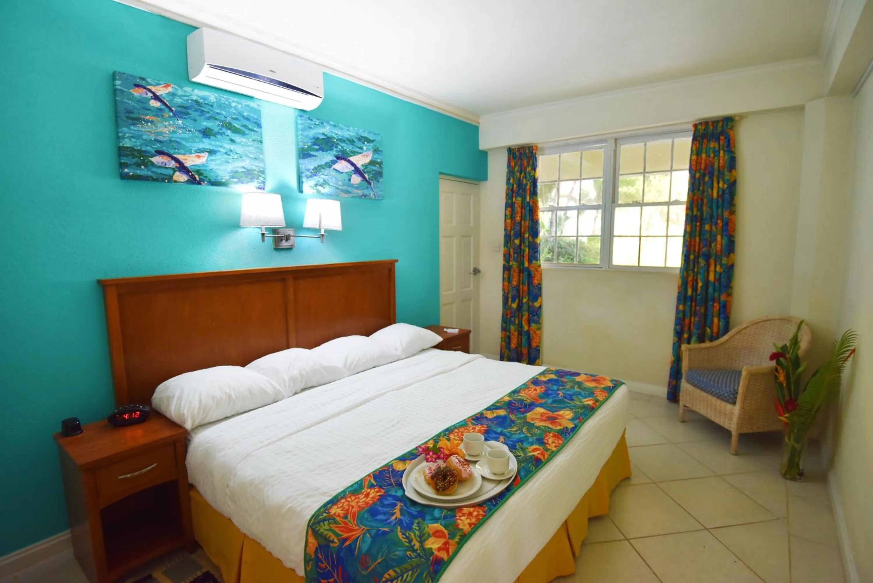 Bedroom, Bed in Blue Orchids Beach Hotel