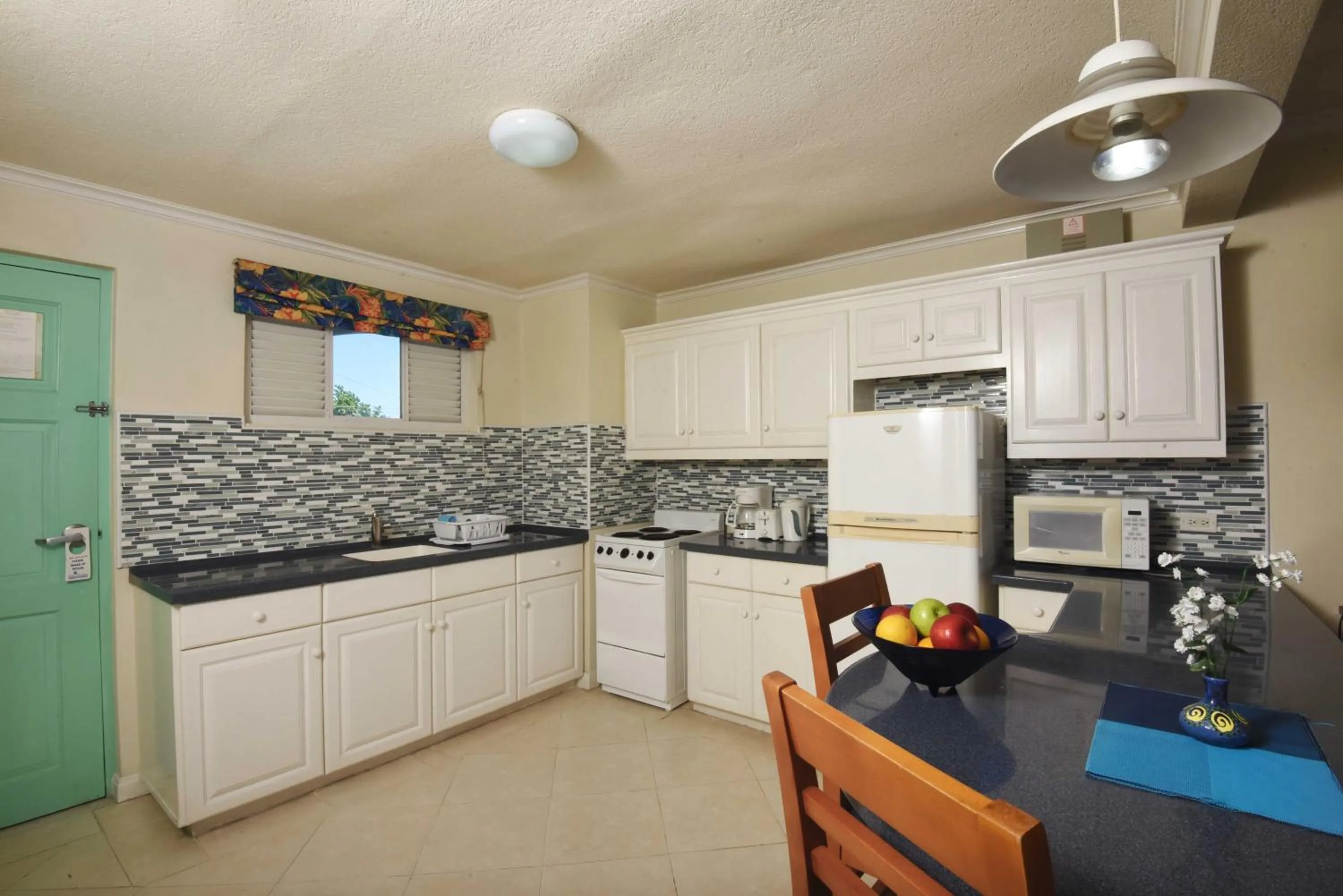 Coffee/tea facilities in Blue Orchids Beach Hotel