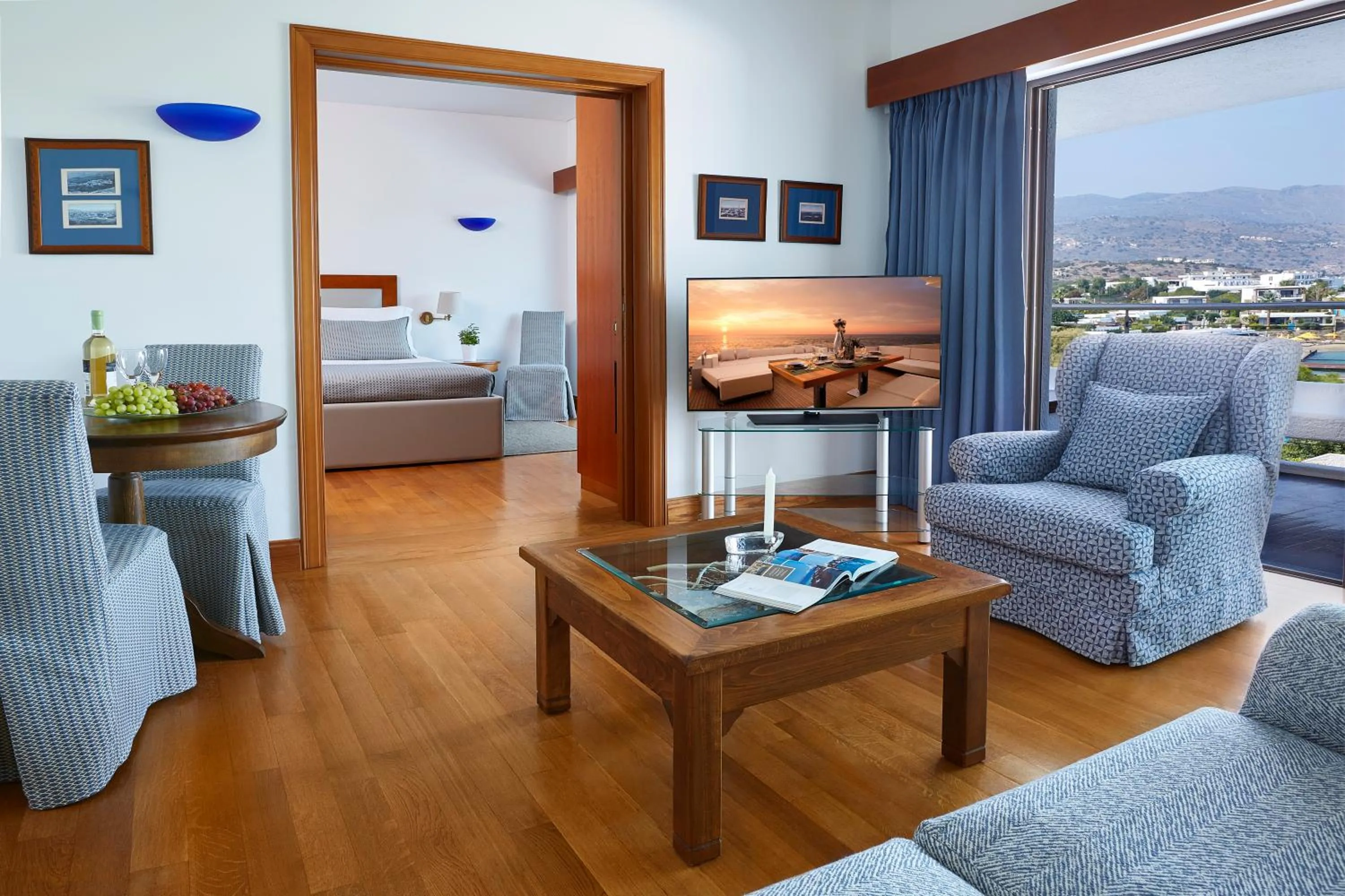 Living room in Elounda Beach Hotel & Villas, a Member of the Leading Hotels of the World