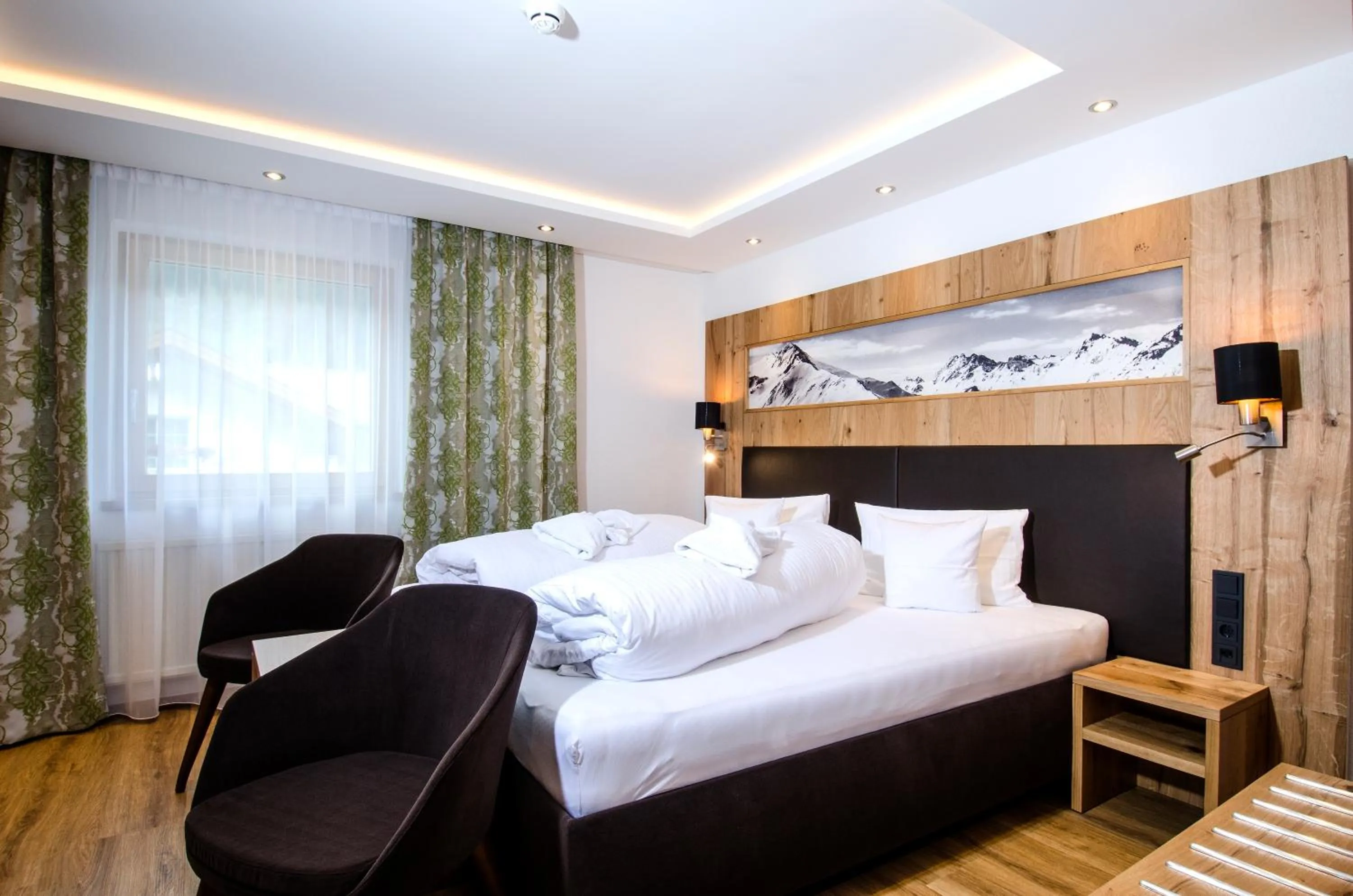 Bed in Hotel Garni Siegele - inklusive Silvretta-Card PREMIUM