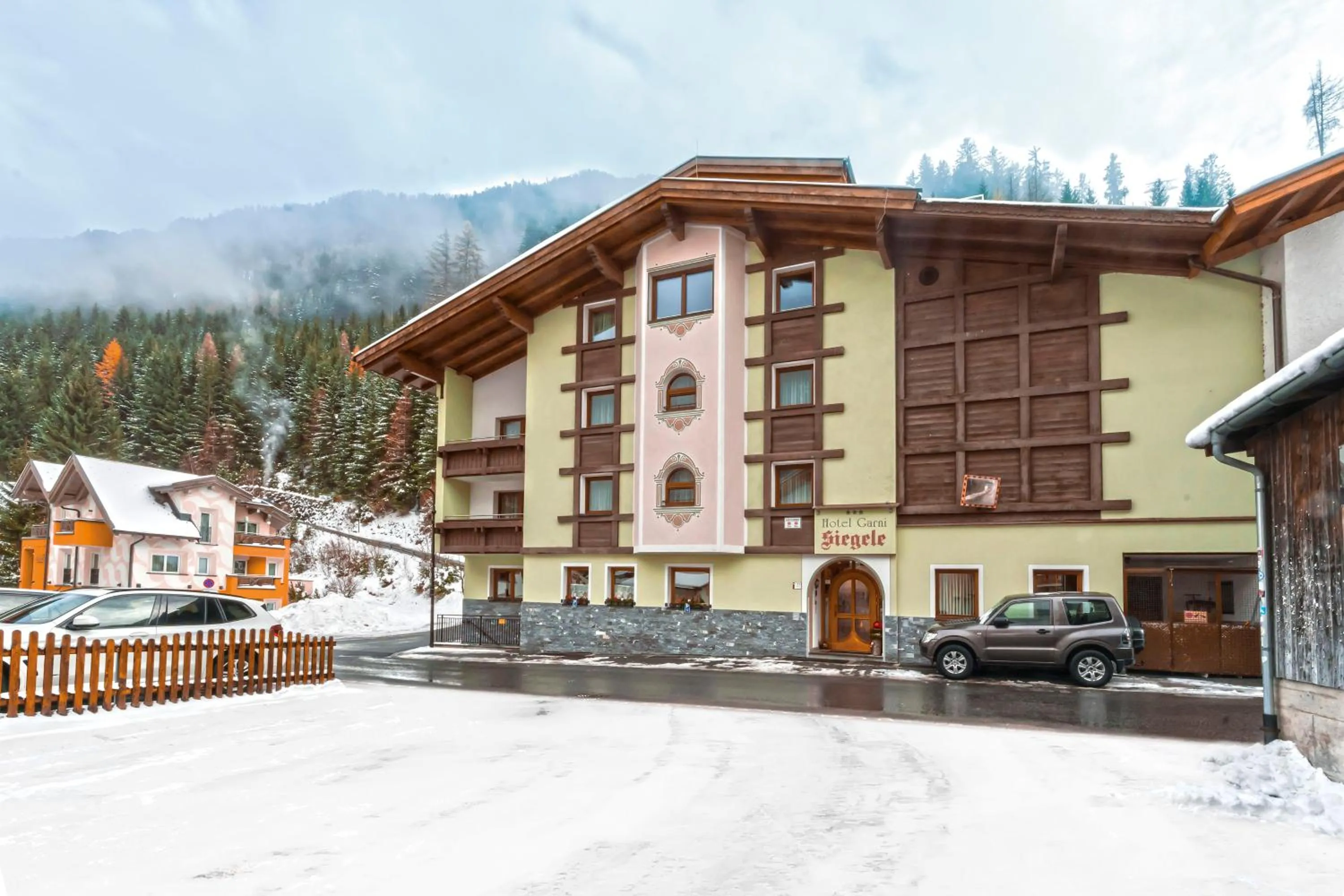 Property building in Hotel Garni Siegele - inklusive Silvretta-Card PREMIUM