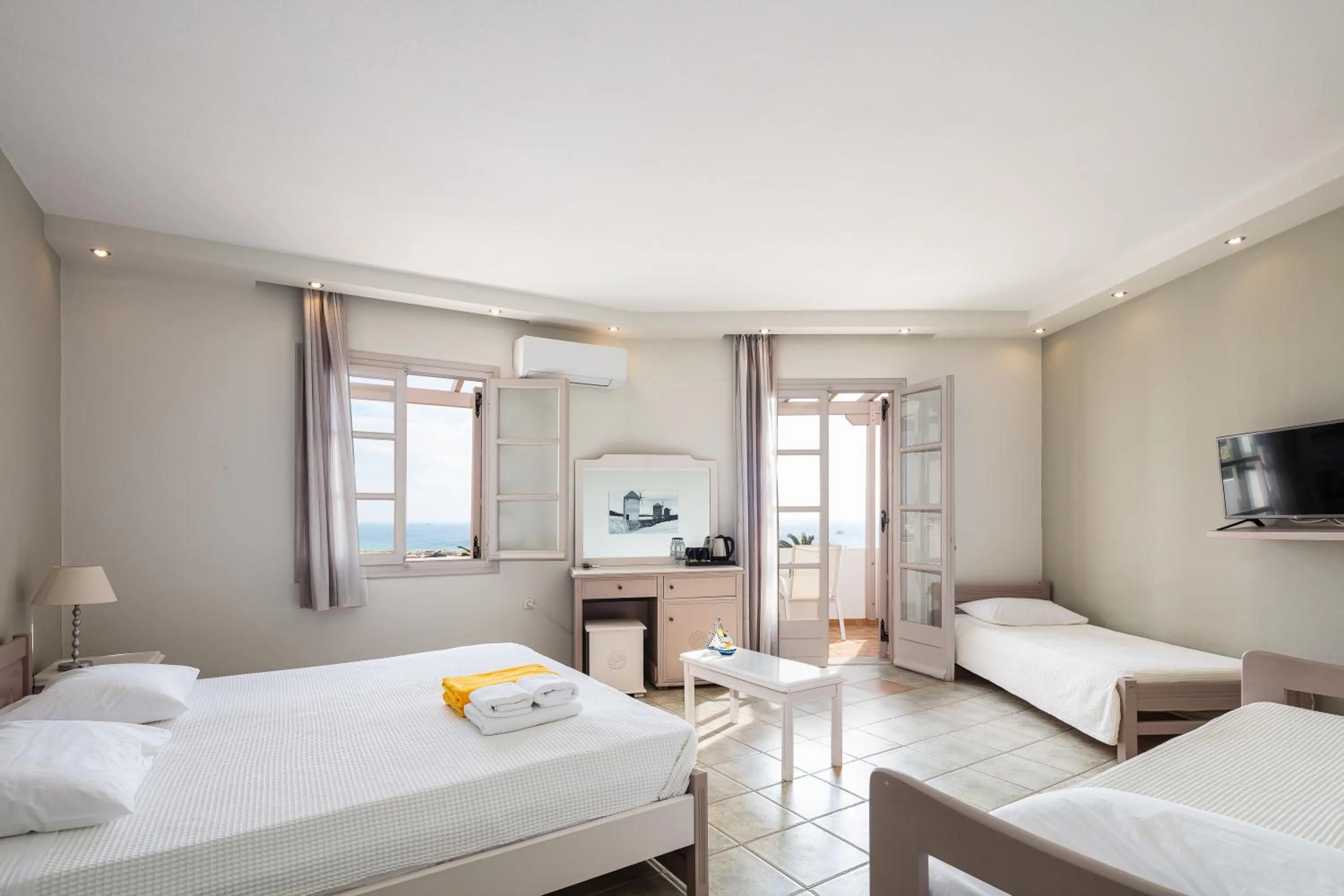 Bed in Kavuras Village Hotel & Suites