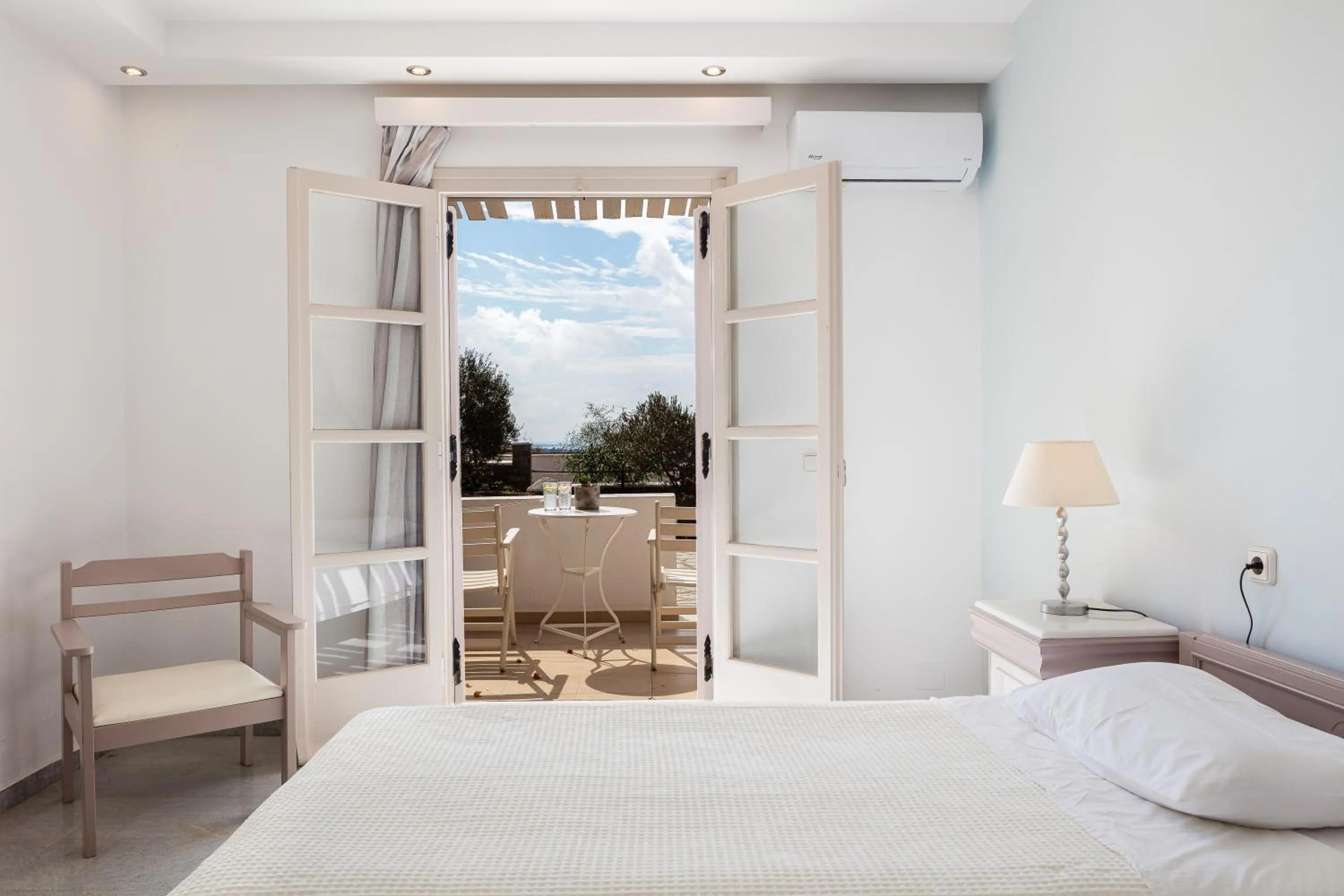 Bed in Kavuras Village Hotel & Suites