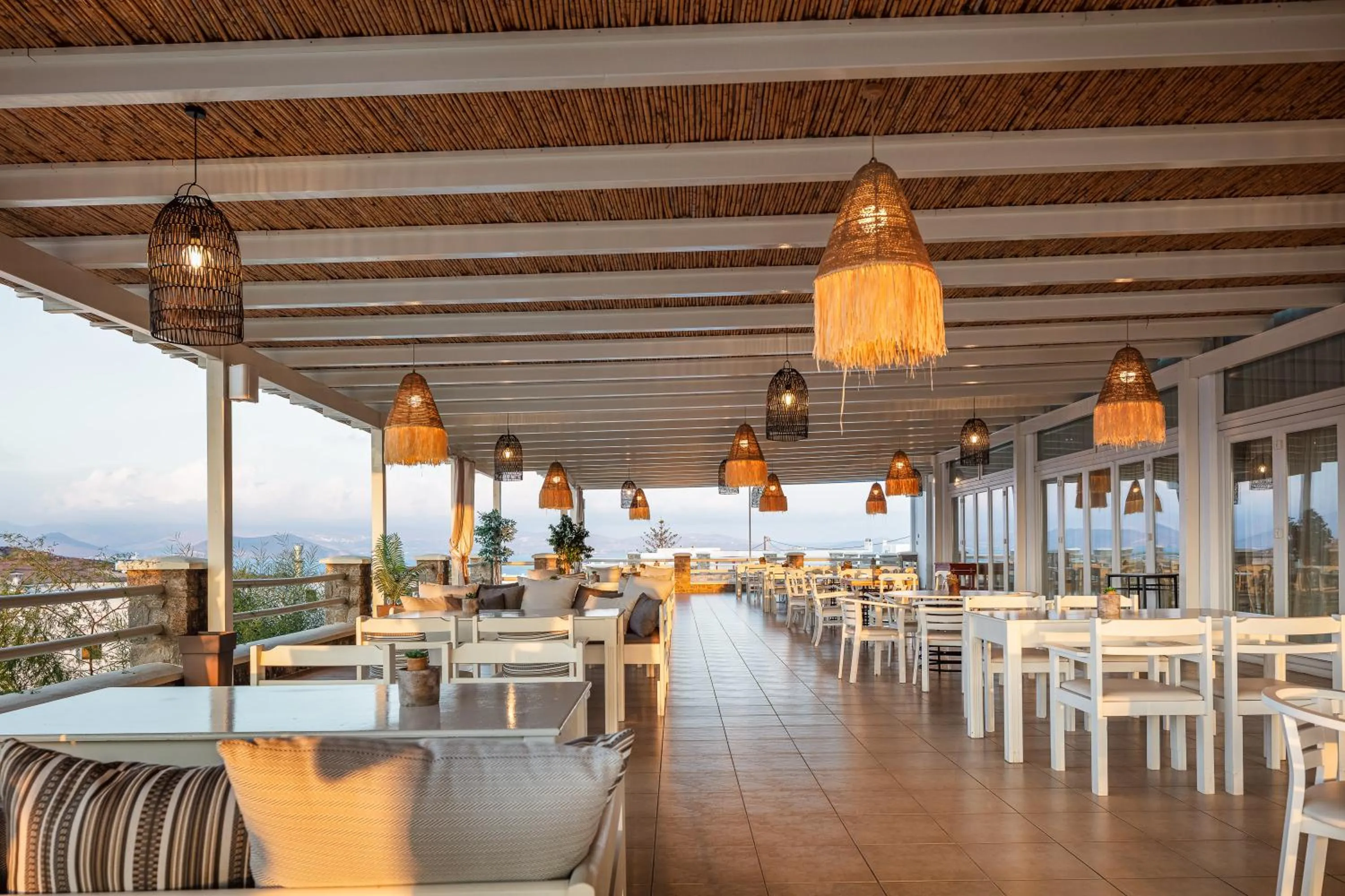 Restaurant/places to eat in Kavuras Village Hotel & Suites