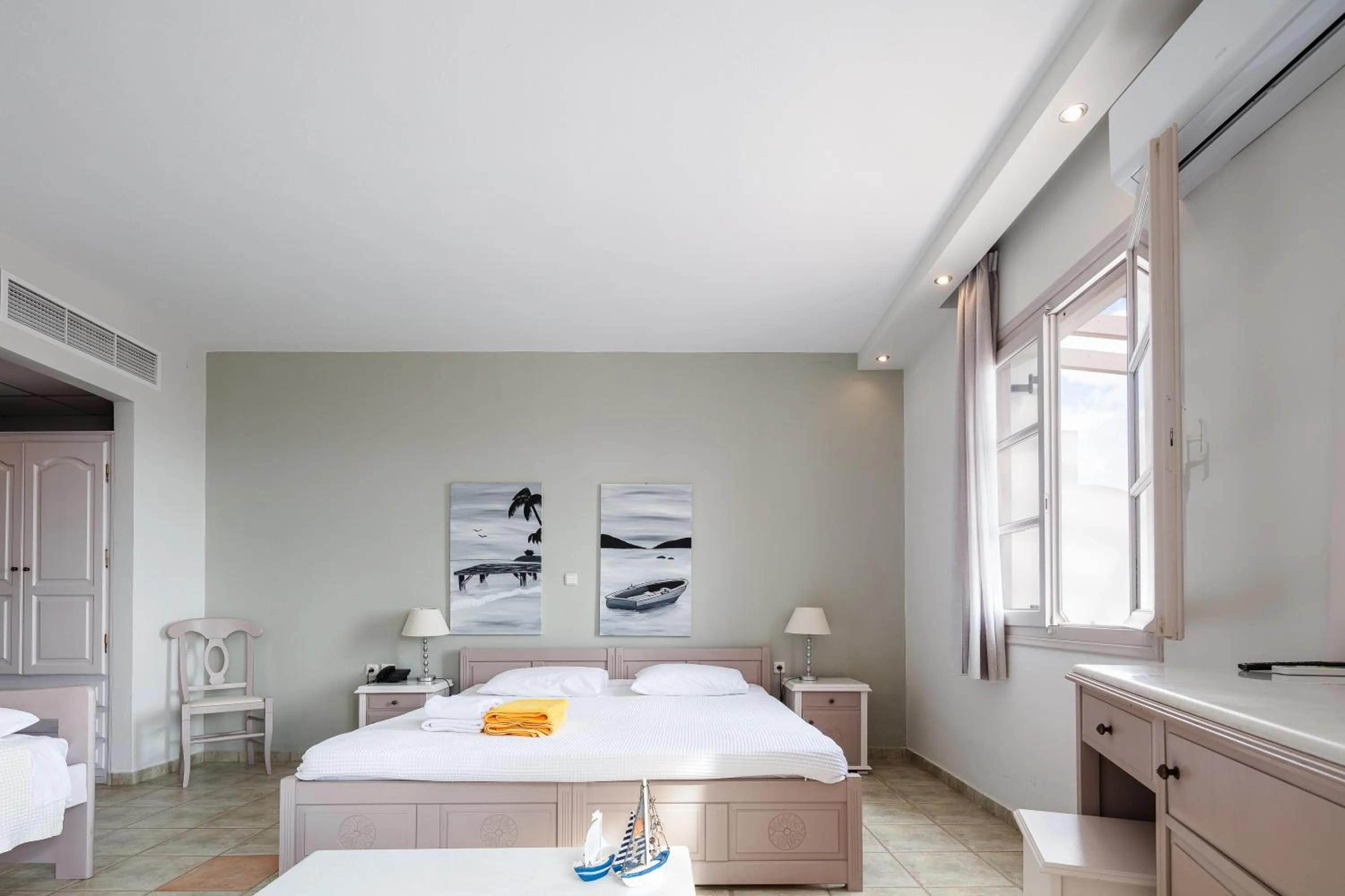 Bedroom, Bed in Kavuras Village Hotel & Suites