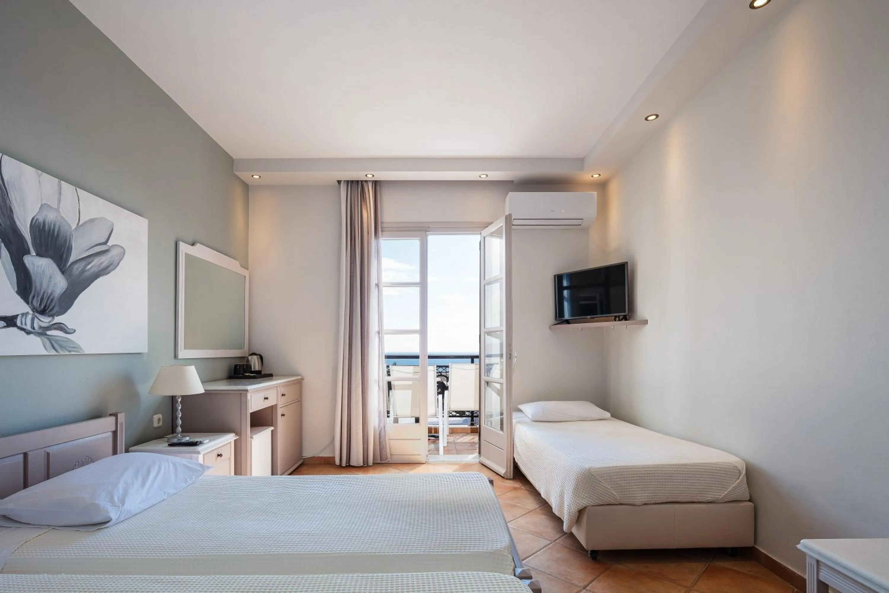 Bed in Kavuras Village Hotel & Suites