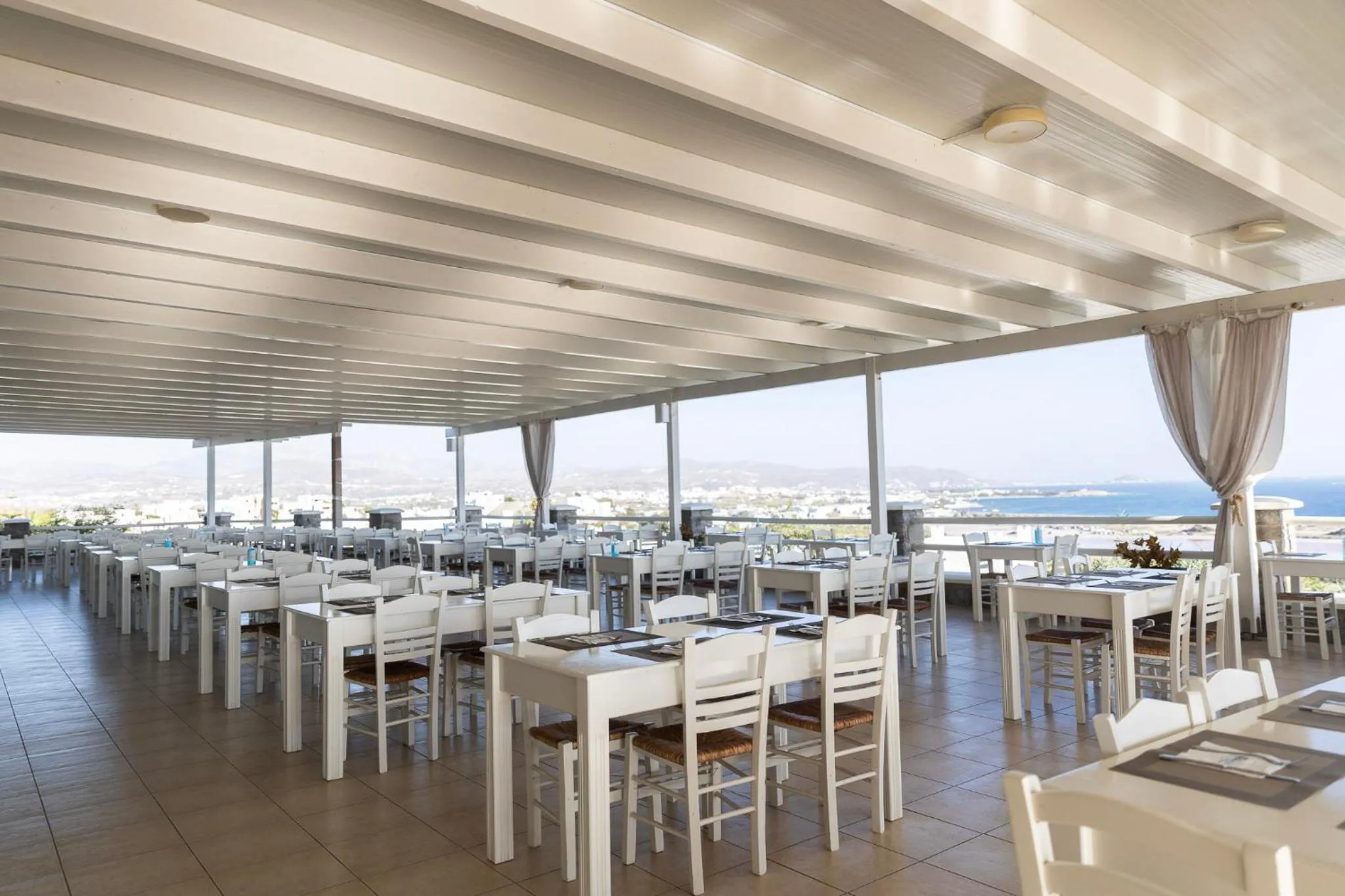 Restaurant/places to eat in Kavuras Village Hotel & Suites