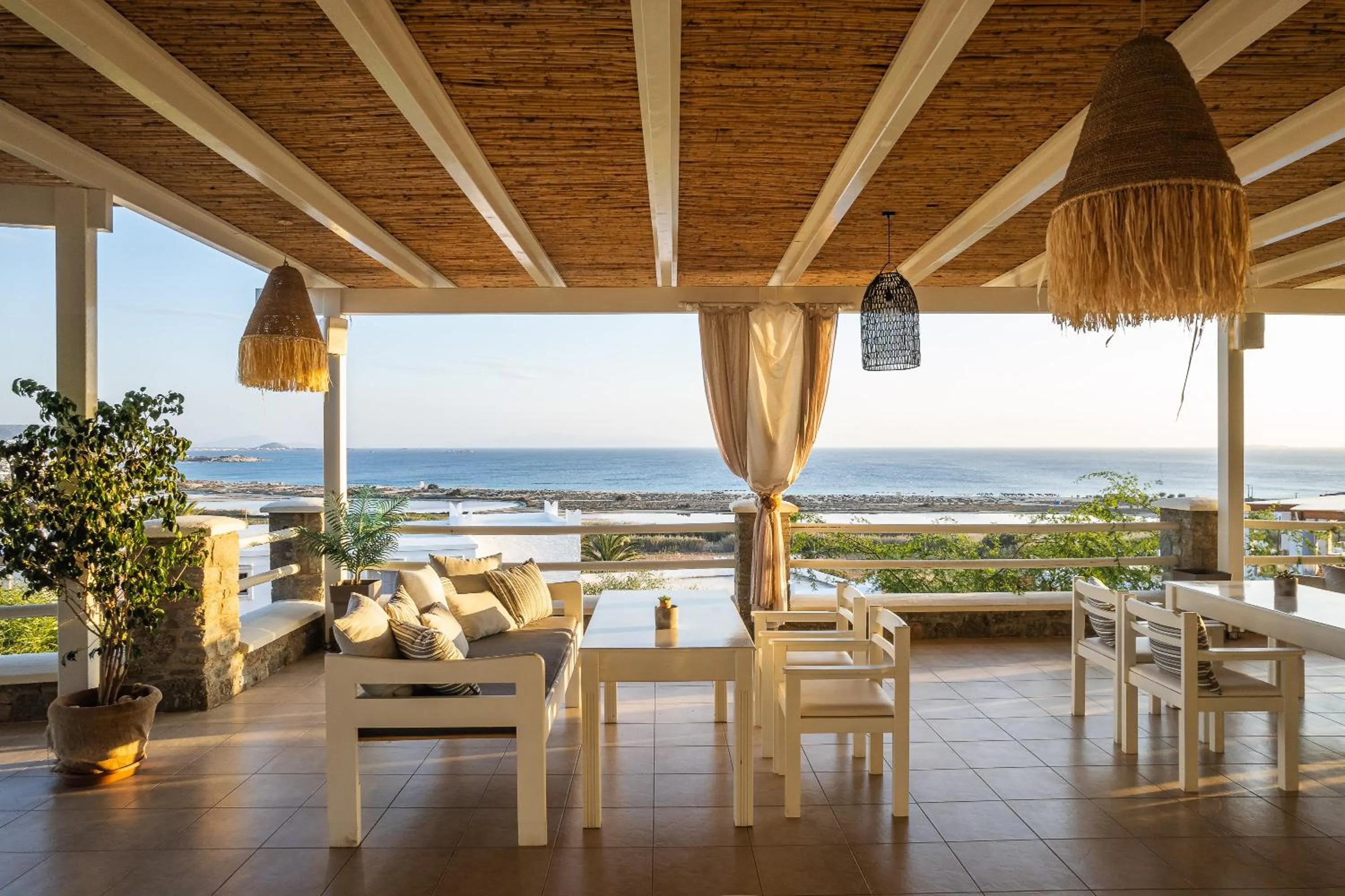 Restaurant/places to eat in Kavuras Village Hotel & Suites