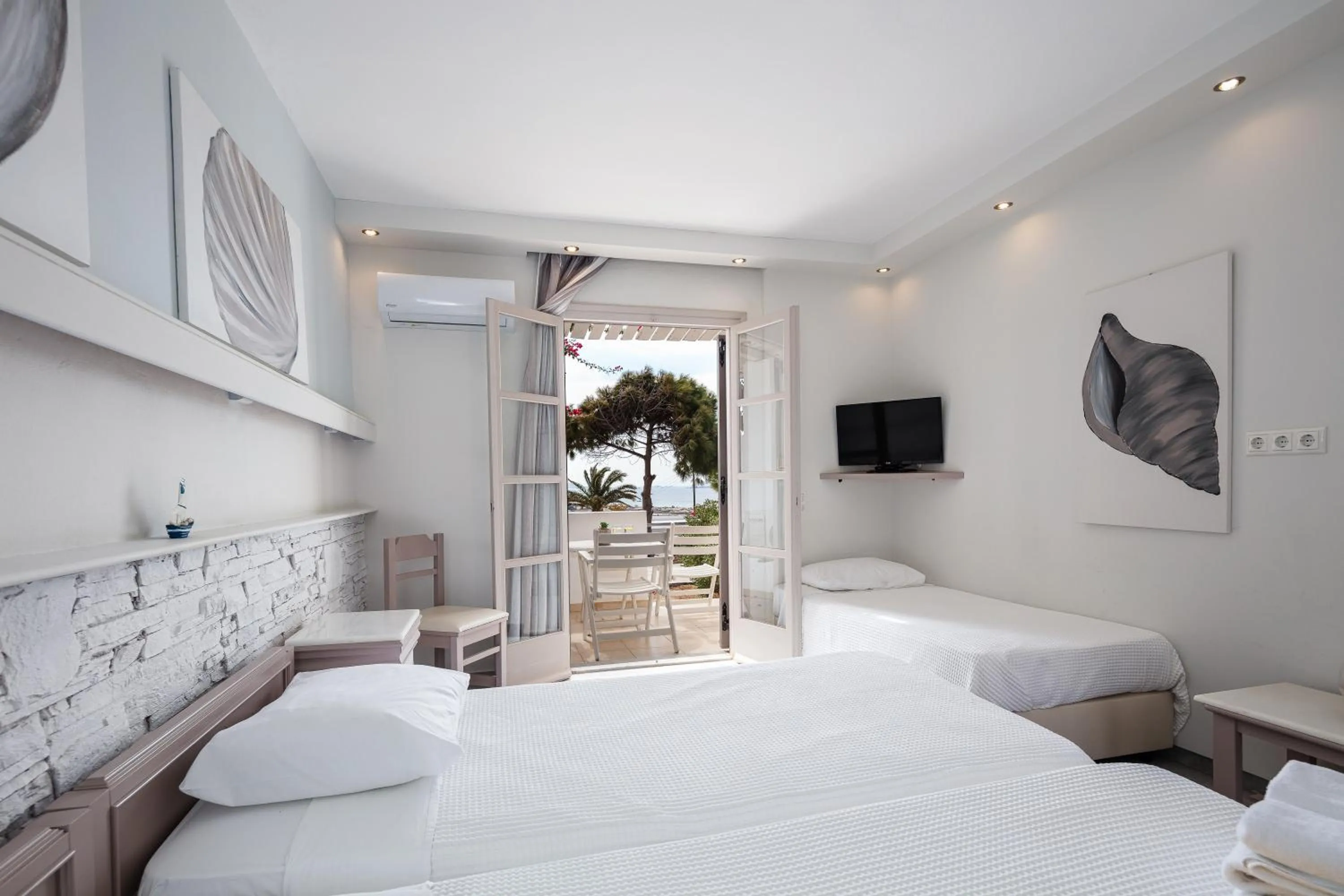 Bed in Kavuras Village Hotel & Suites