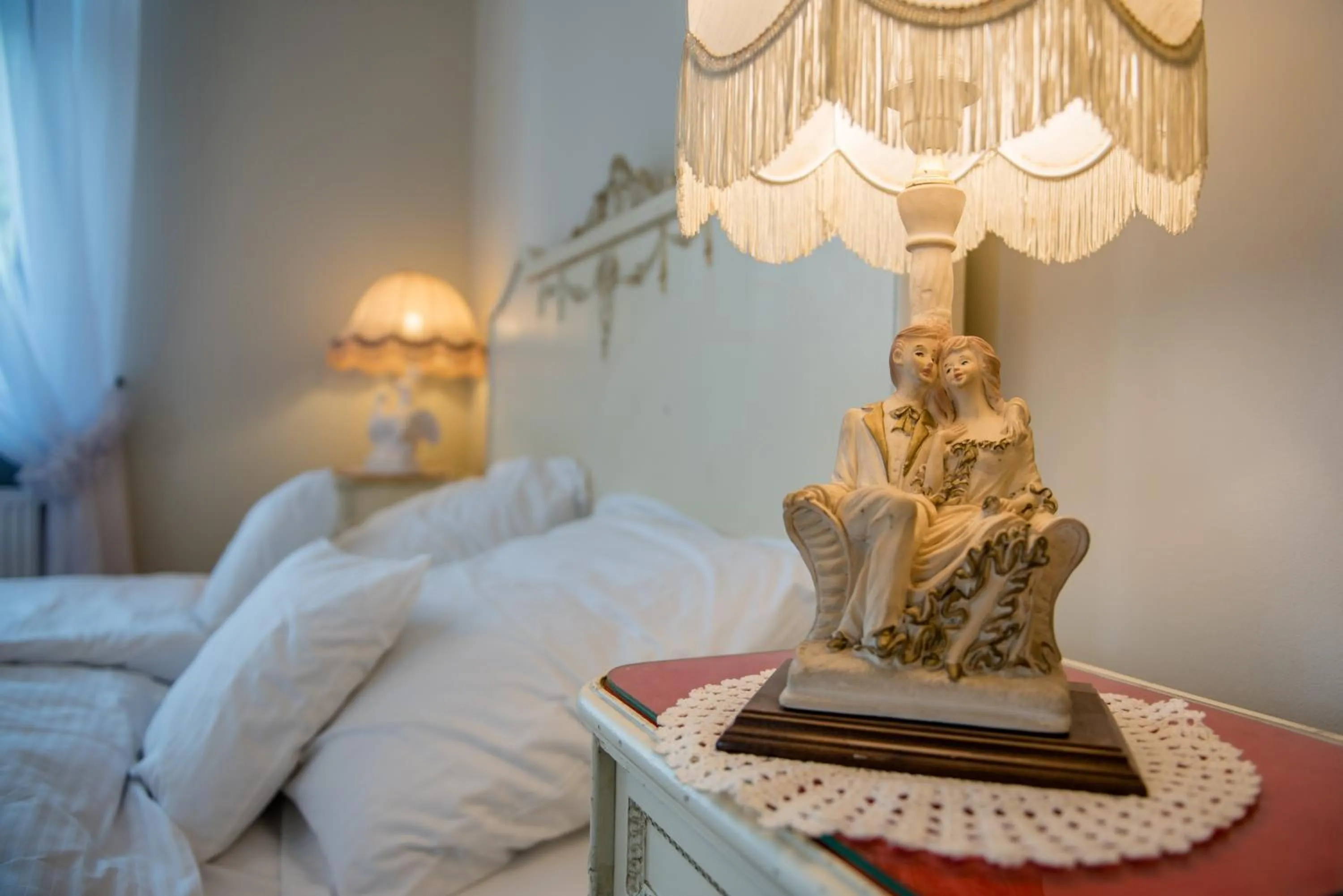 Decorative detail, Bed in Pałac w Orli - pokoje, restauracja