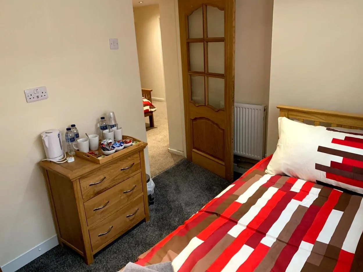 Bedroom, Bed in White Horse Tavern