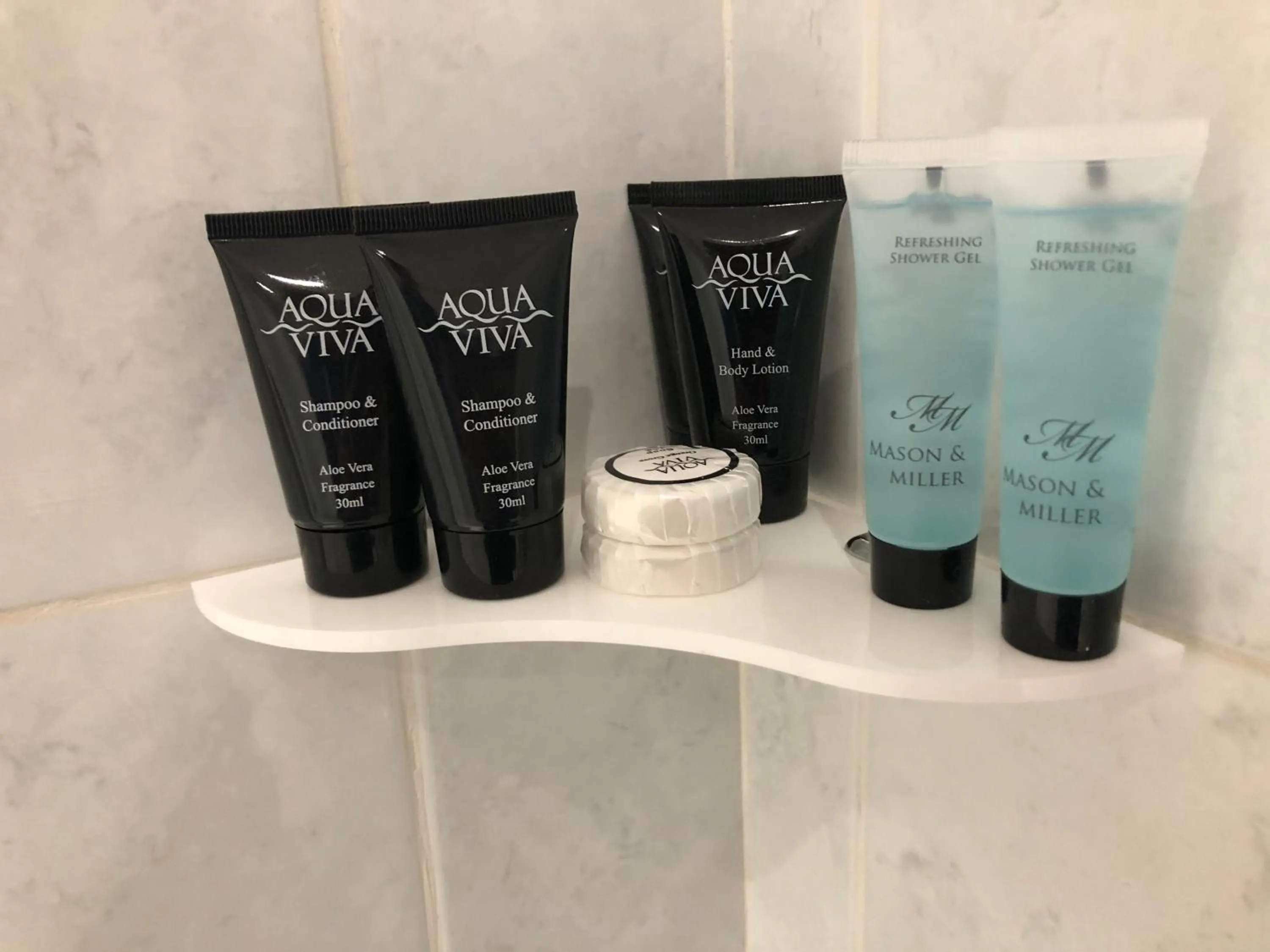 Bathroom in White Horse Tavern