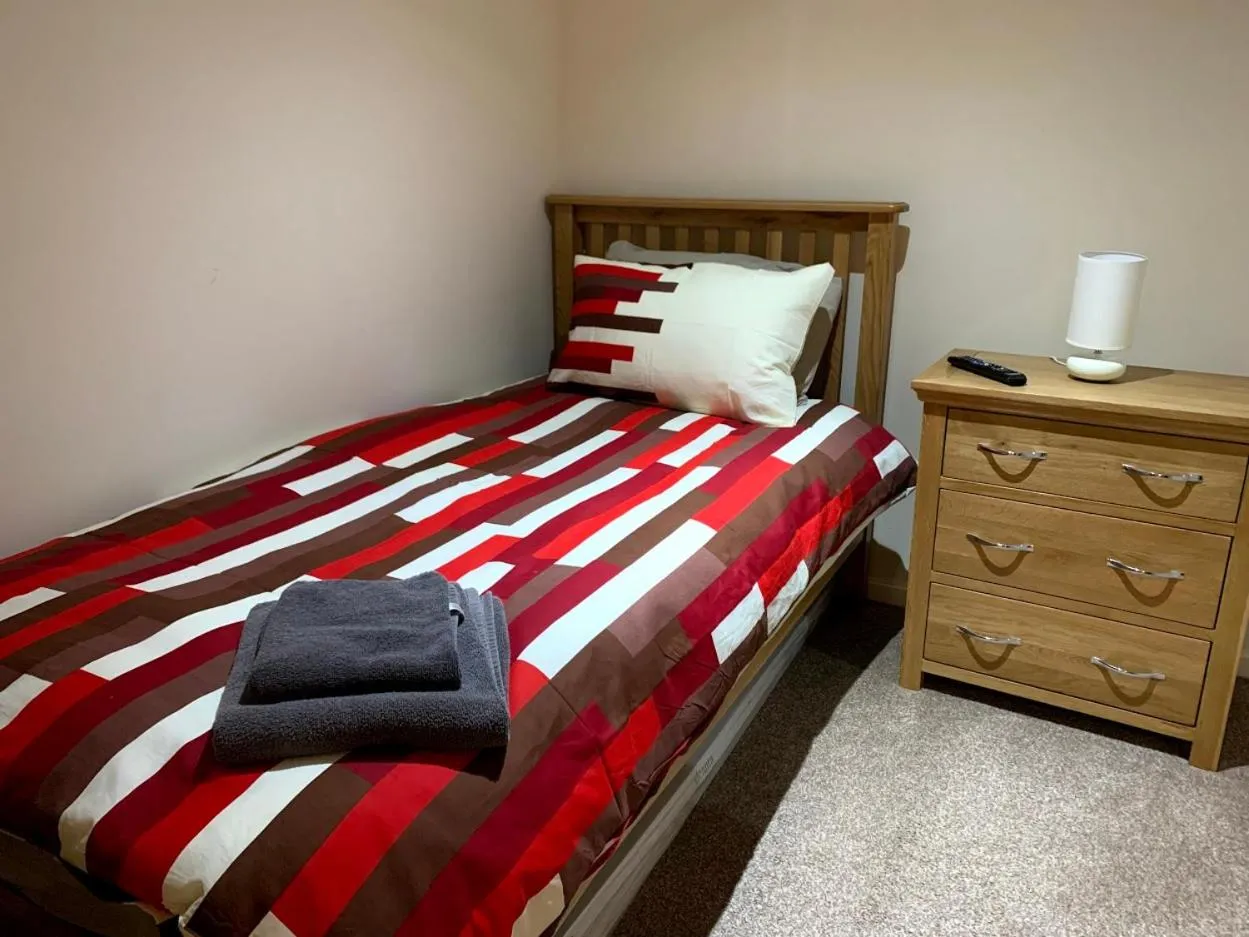 Bedroom, Bed in White Horse Tavern