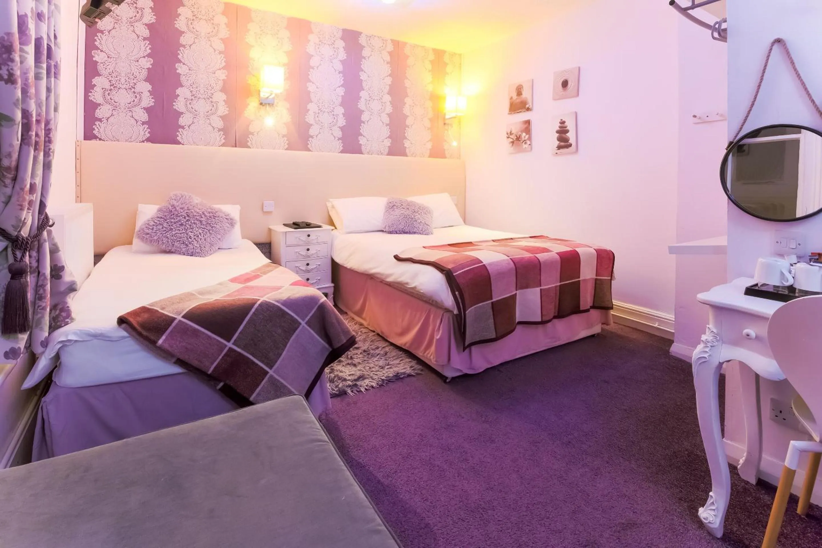 Bedroom, Bed in Hotel Mj Kingsway, Cleethorpes Seafront