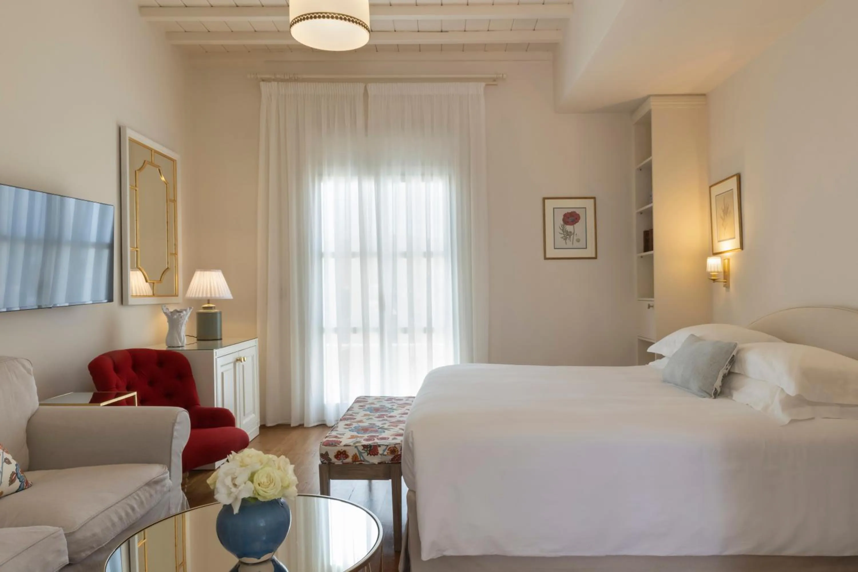 Bedroom, Bed in Dorion Hotel