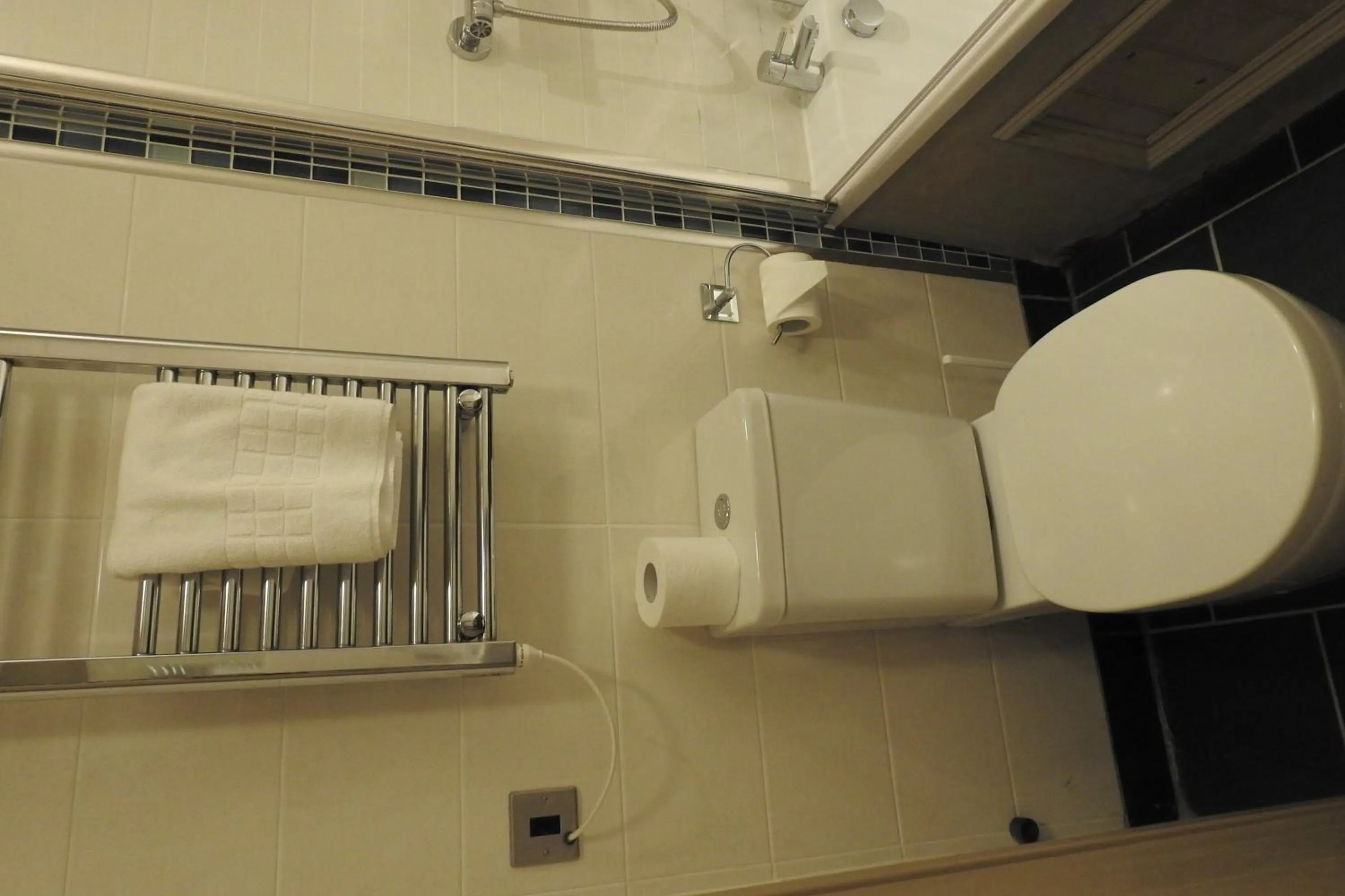 Bathroom in The Dolphin Hotel