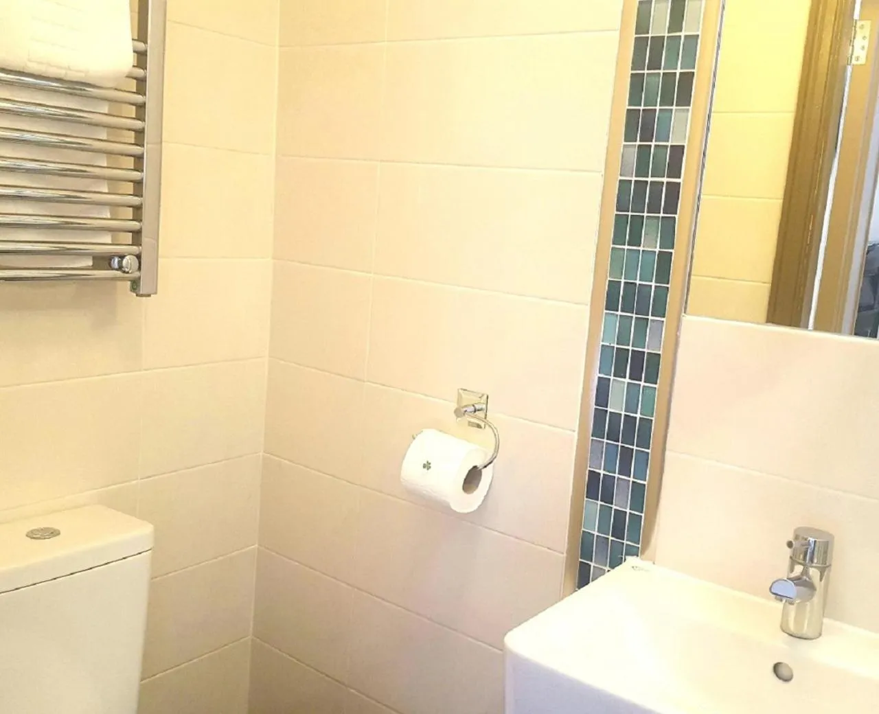 Bathroom in The Dolphin Hotel