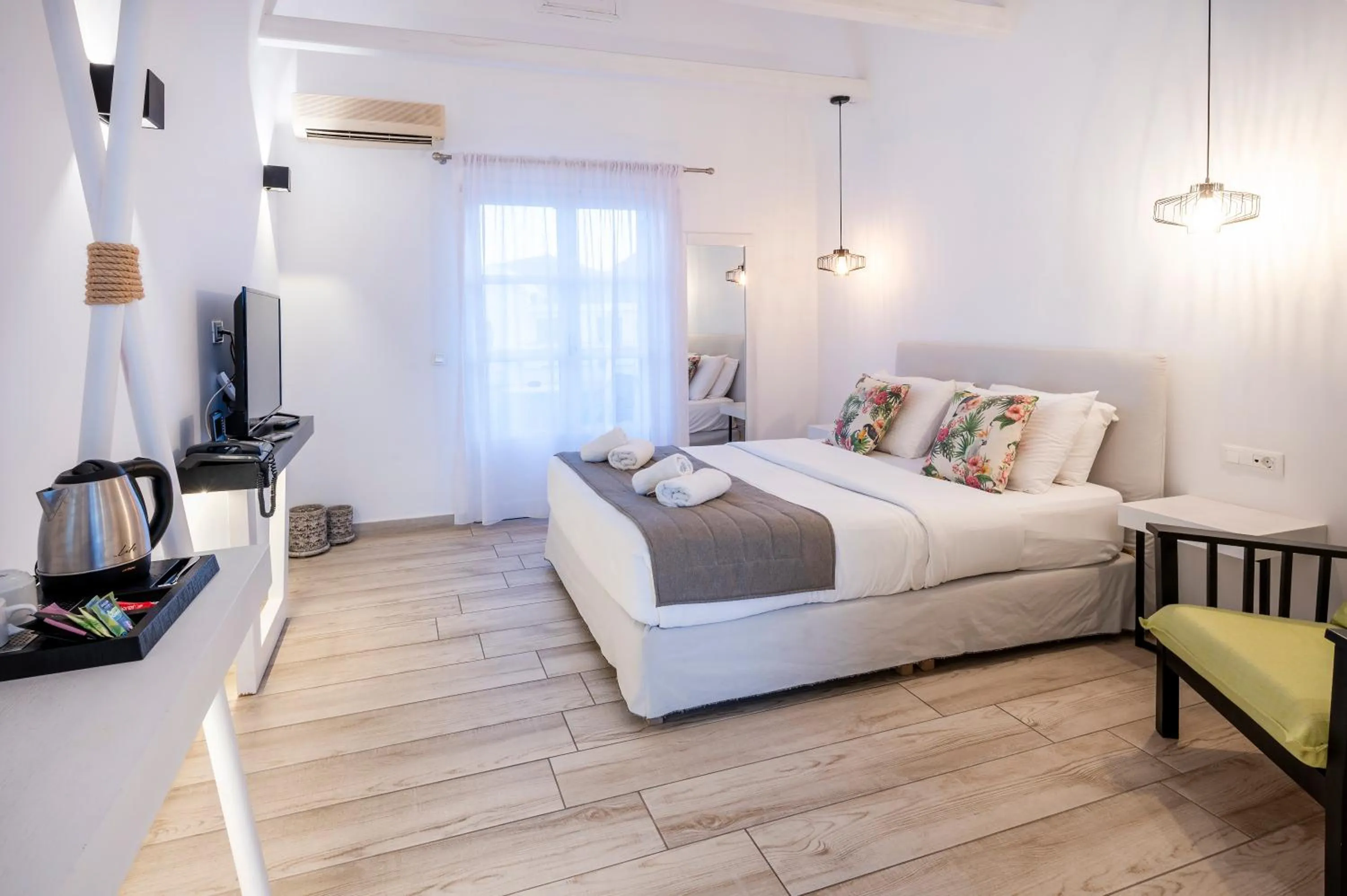 Bedroom, Bed in Smy Mediterranean White Santorini