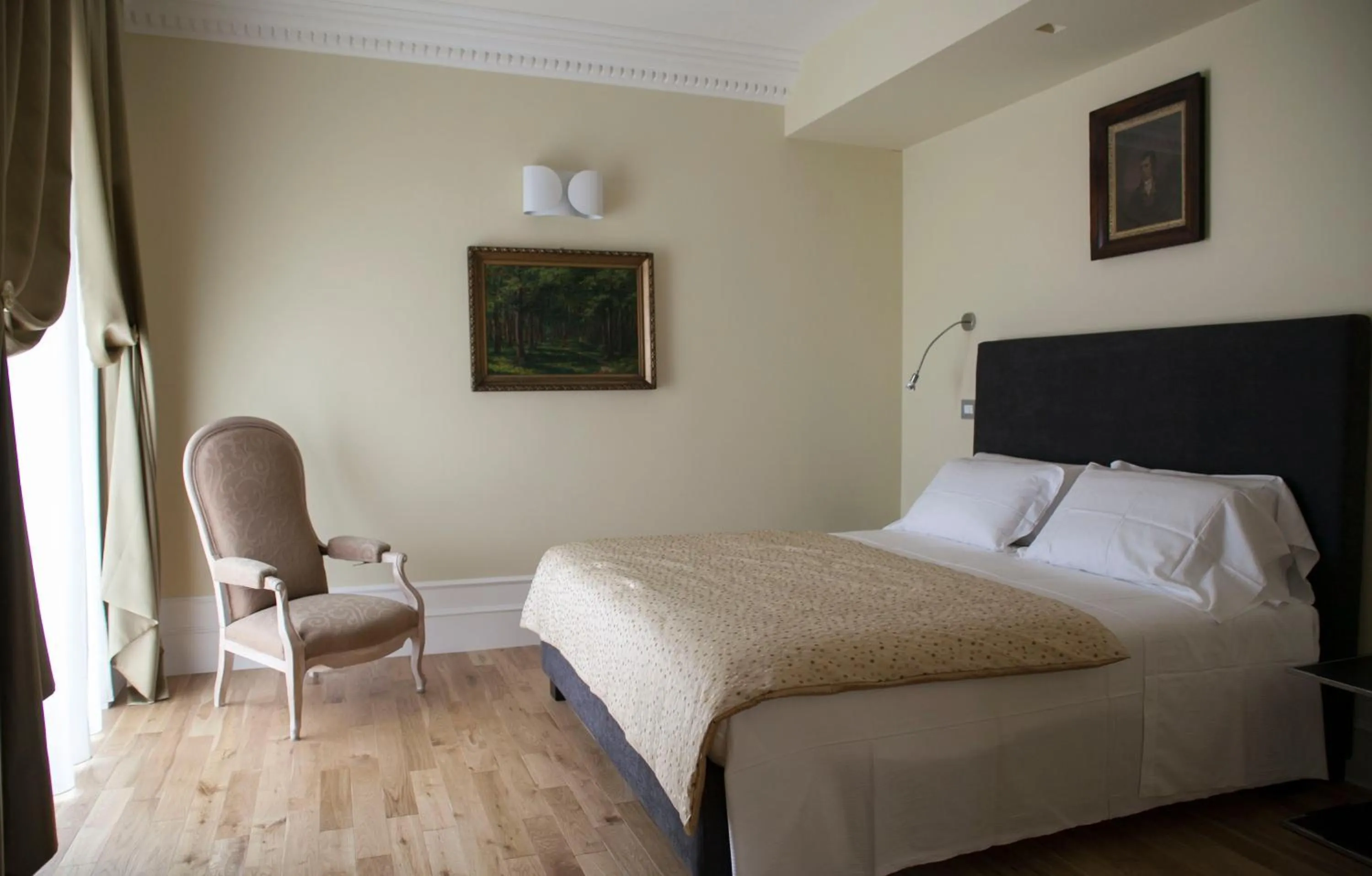 Photo of the whole room in Palazzo del Senatore