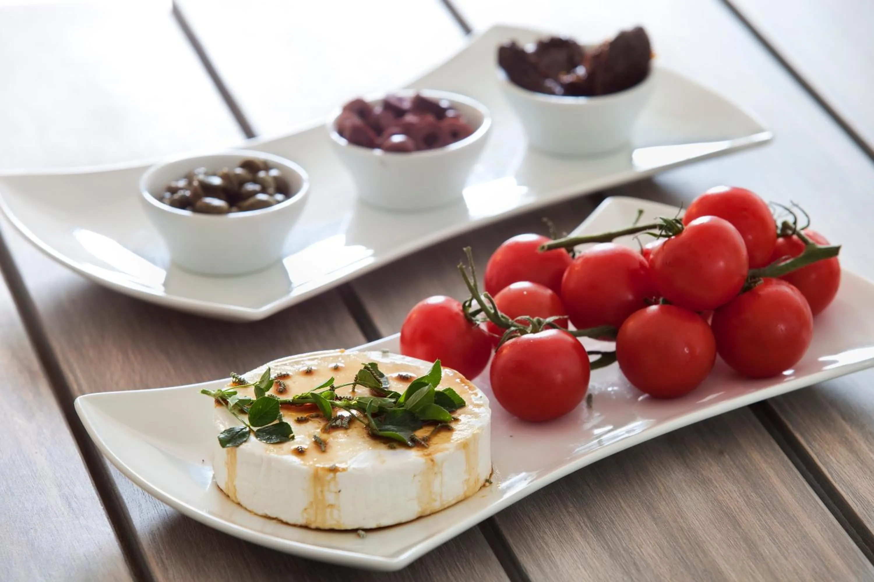 Food and drinks in Thermes Luxury Villas And Spa