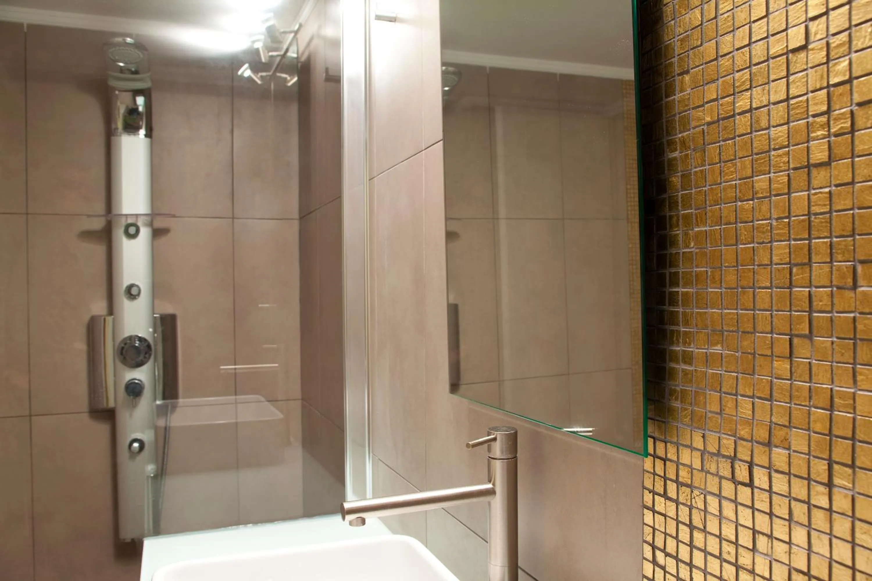 Bathroom in Thermes Luxury Villas And Spa