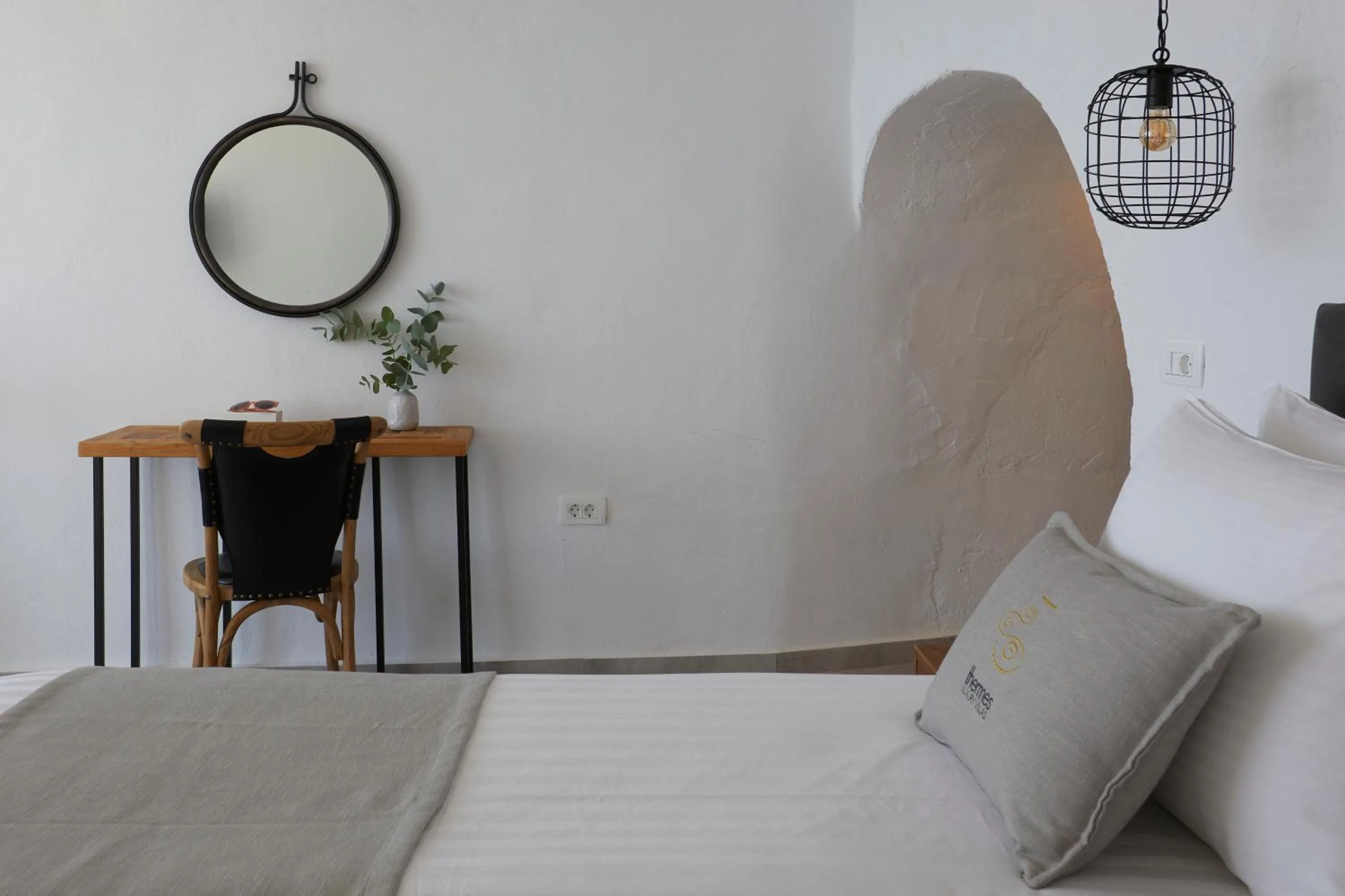 Bed in Thermes Luxury Villas And Spa