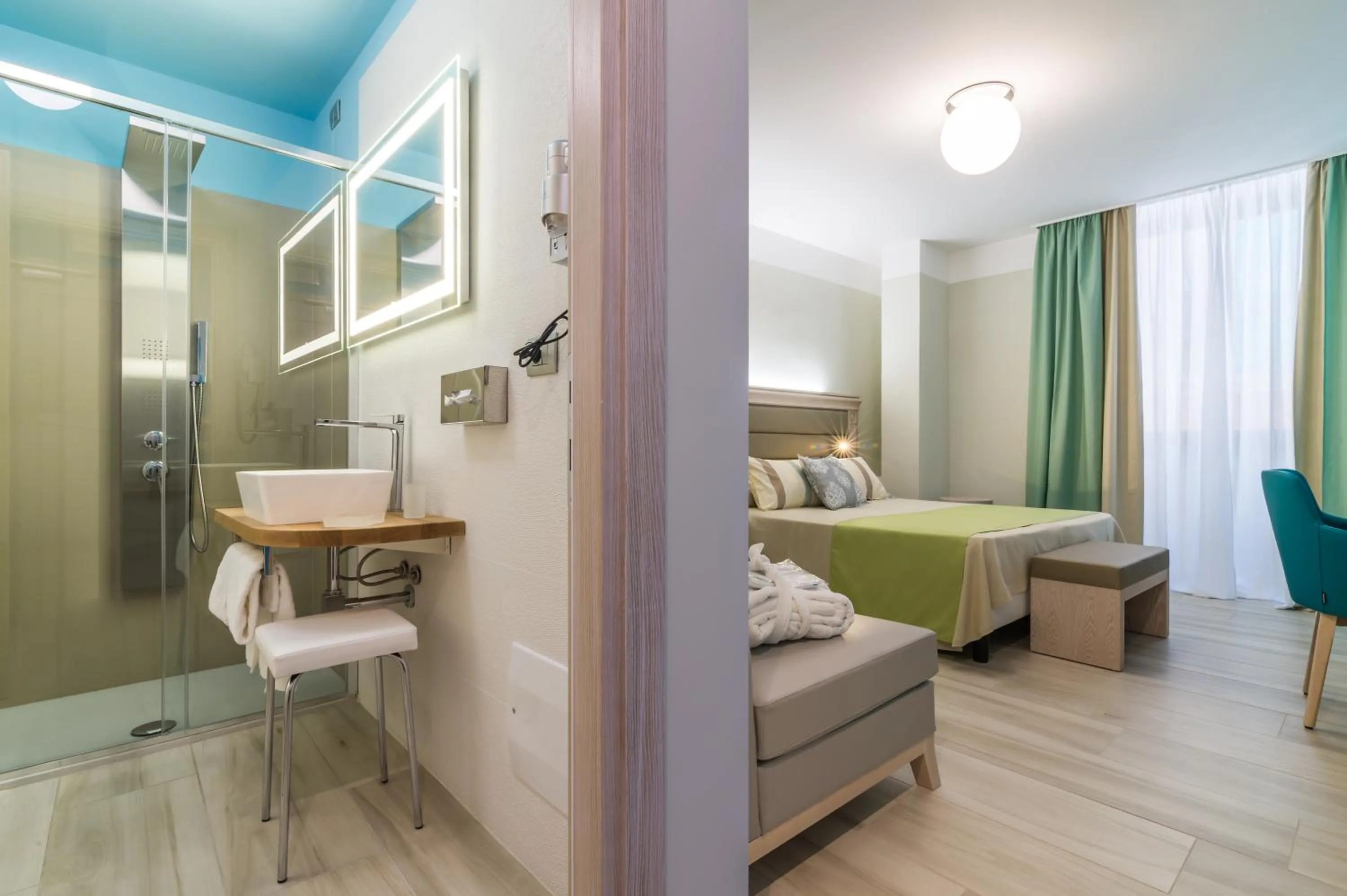 Photo of the whole room, Bed in L'Ambasciata Hotel de Charme