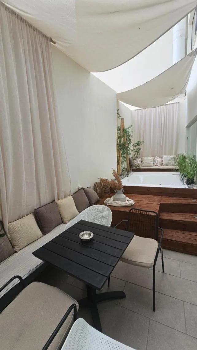 Atlantis Boutique City Hotel