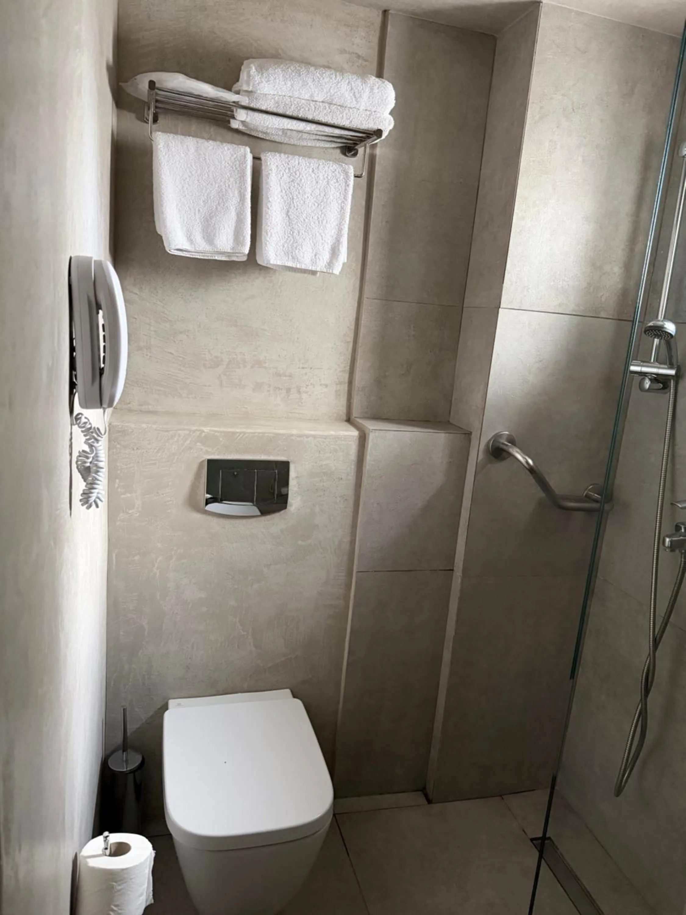 Shower in Atlantis Boutique City Hotel