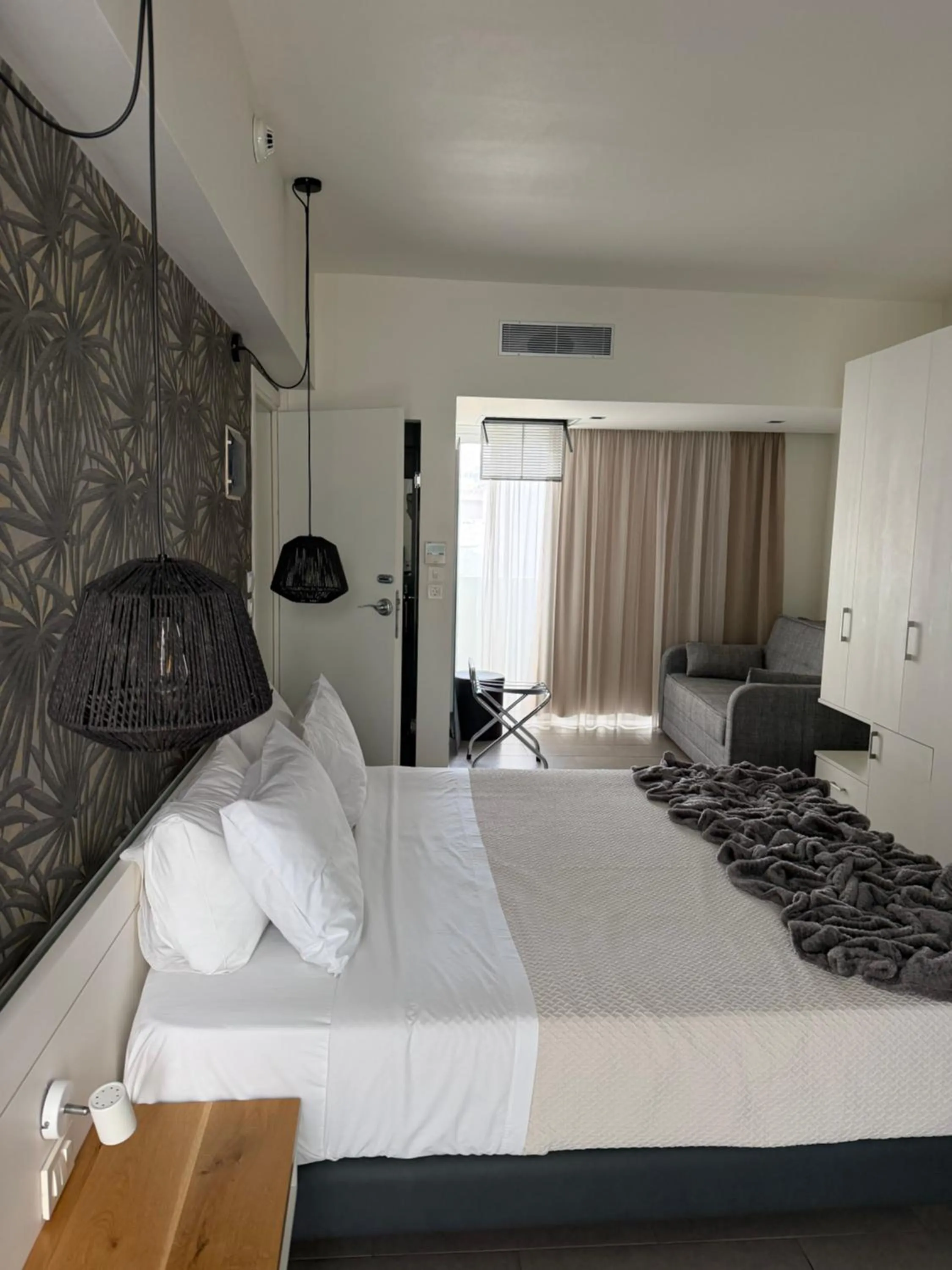 Bedroom, Bed in Atlantis Boutique City Hotel