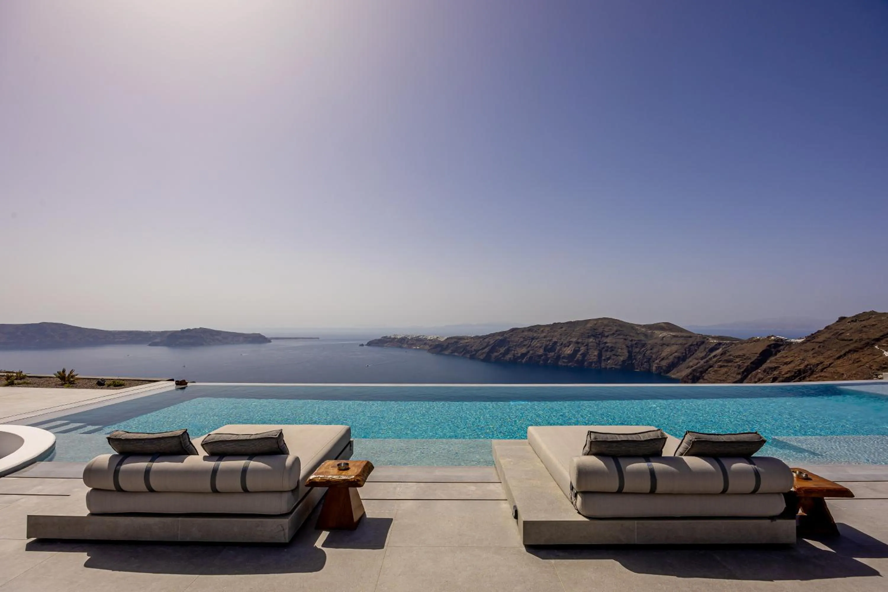 Swimming pool in Caldera's Memories