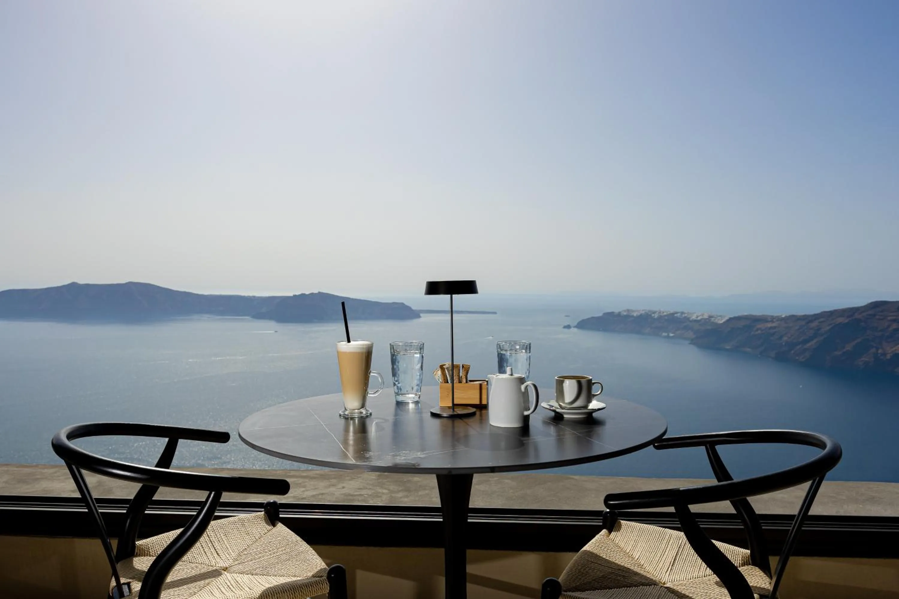 Continental breakfast in Caldera's Memories