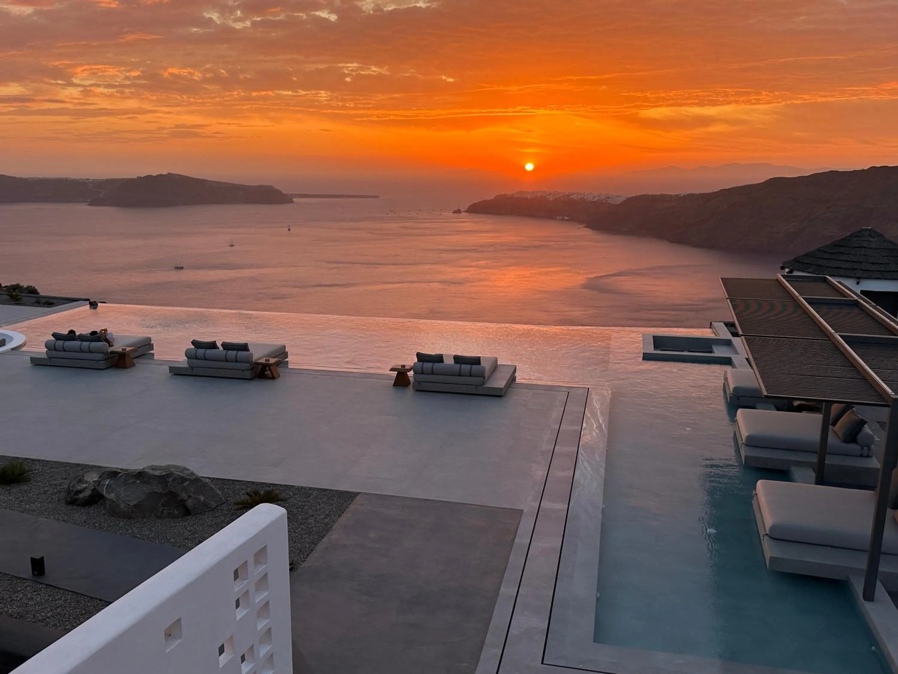 Sunset in Caldera's Memories