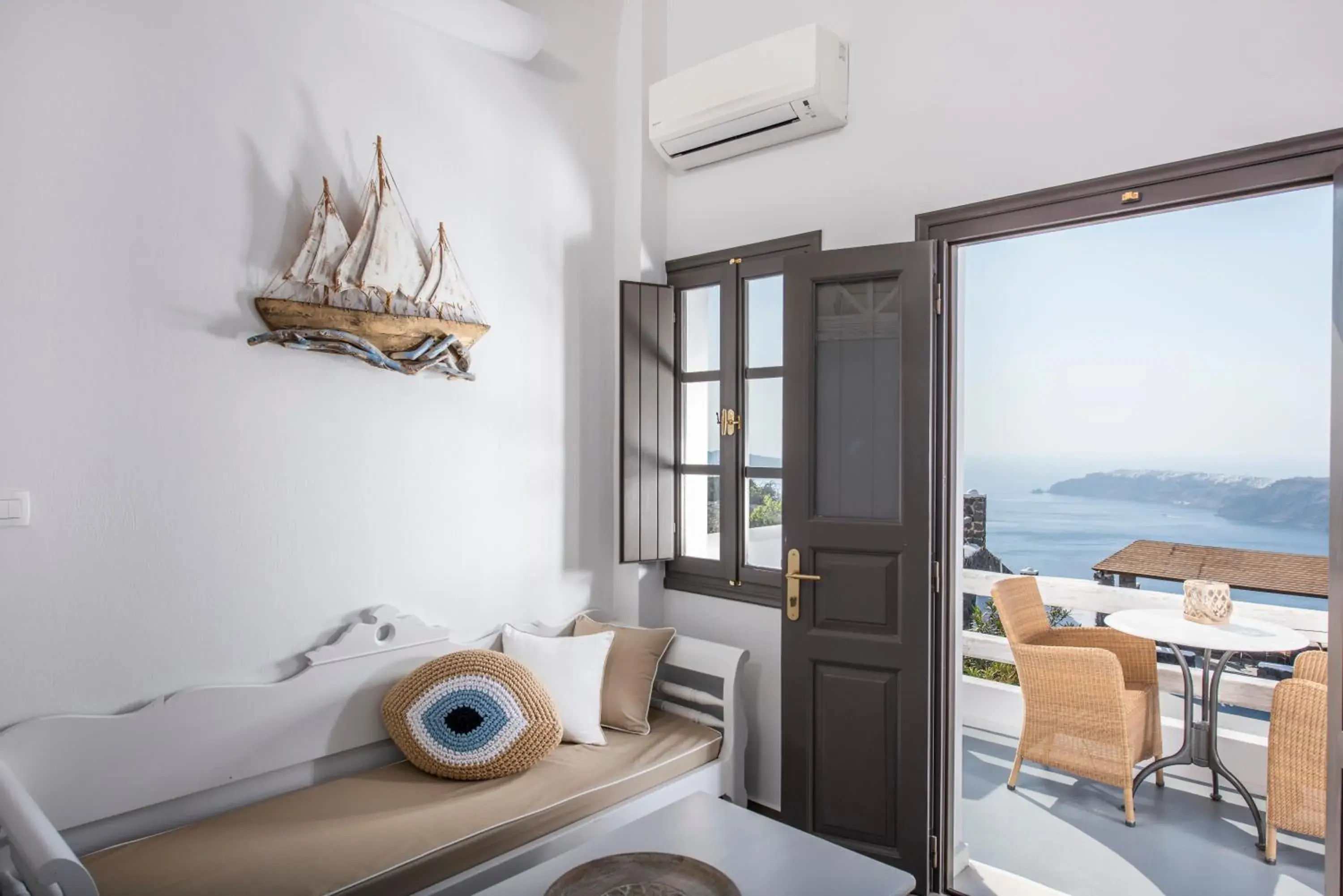 Honeymoon Suite in Caldera's Memories Honeymoon Suite in Caldera's Memories