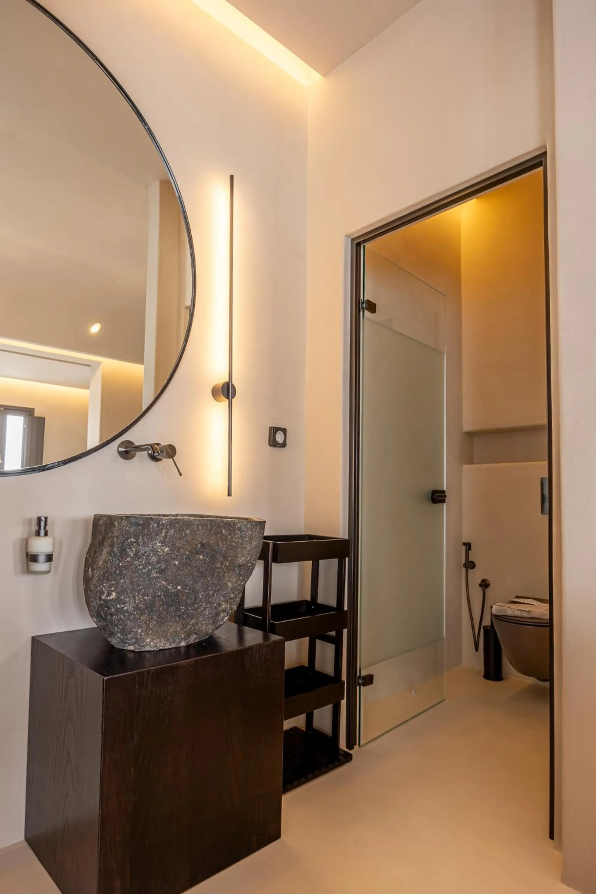 Toilet in Caldera's Memories