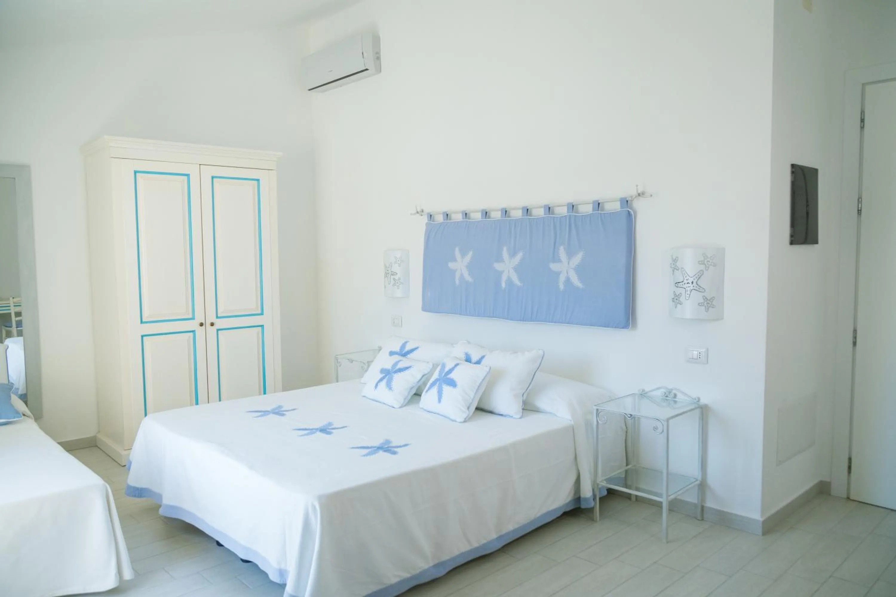 Other, Bed in Hotel Regina Simius