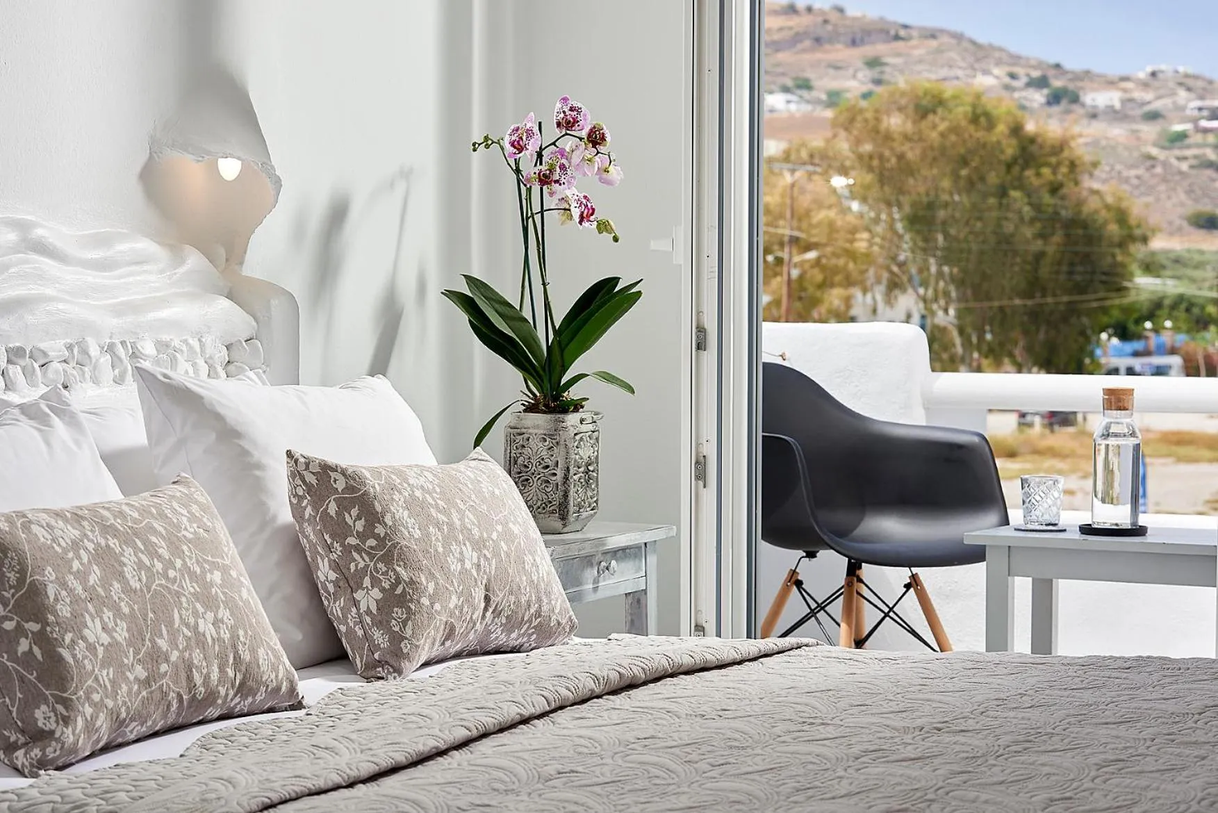 View (from property/room), Bed in Milos Hotel